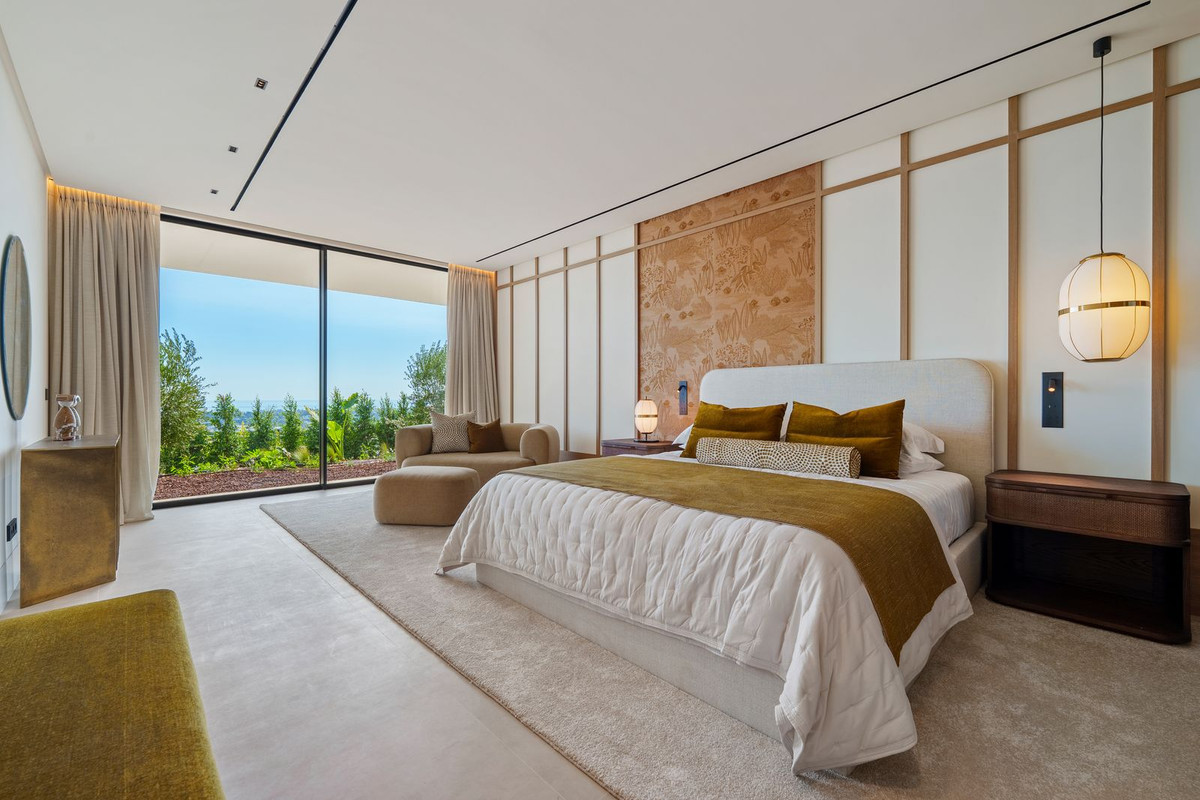 8 BEDROOM VILLA LA QUINTA, MÁLAGA