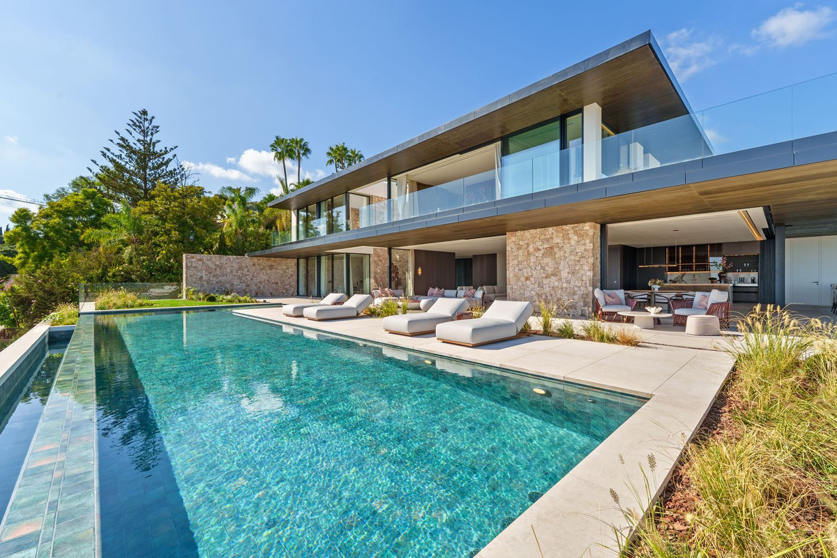 8 BEDROOM VILLA LA QUINTA, MÁLAGA