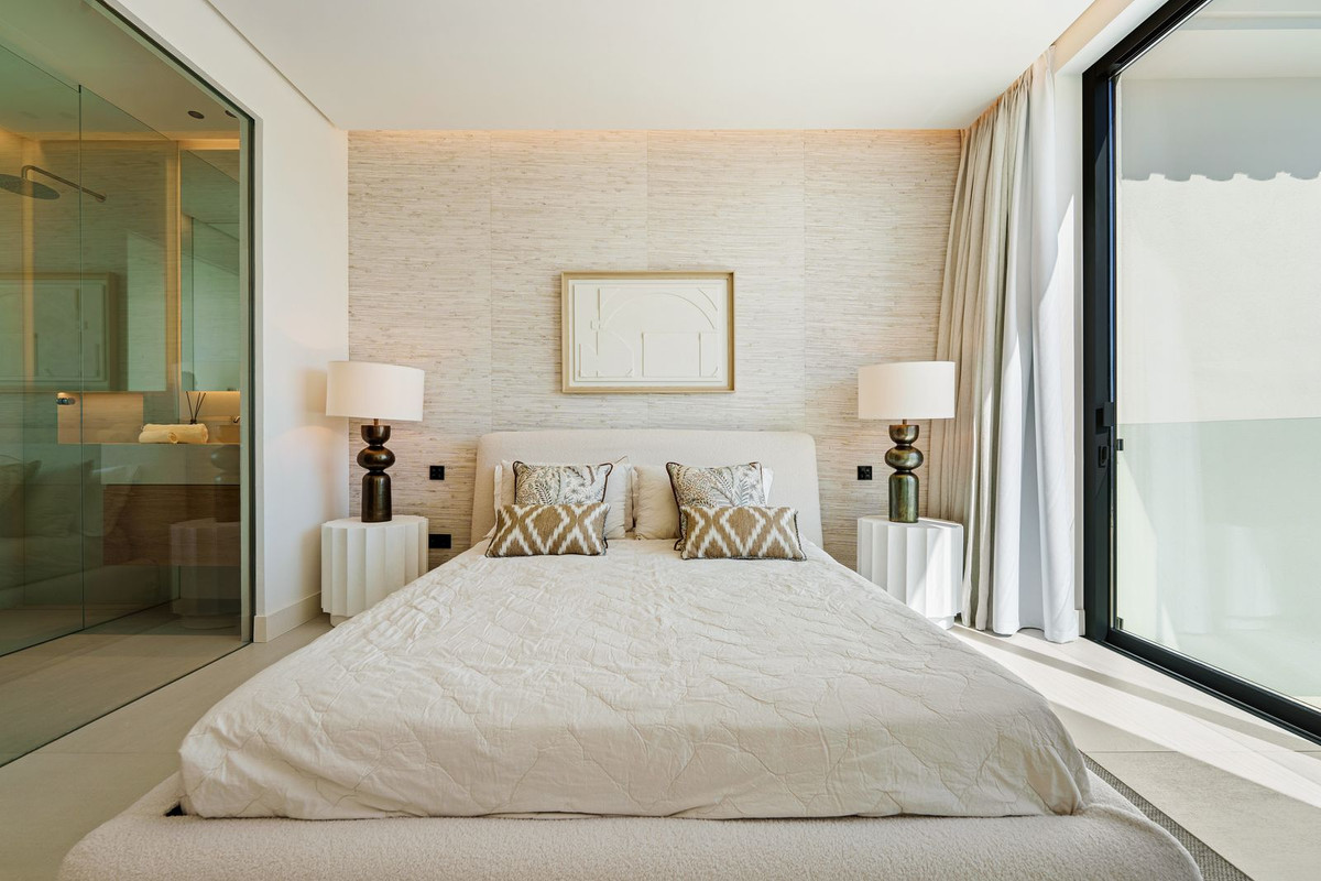 5 BEDROOM VILLA SAN PEDRO DE ALCÁNTARA, MÁLAGA