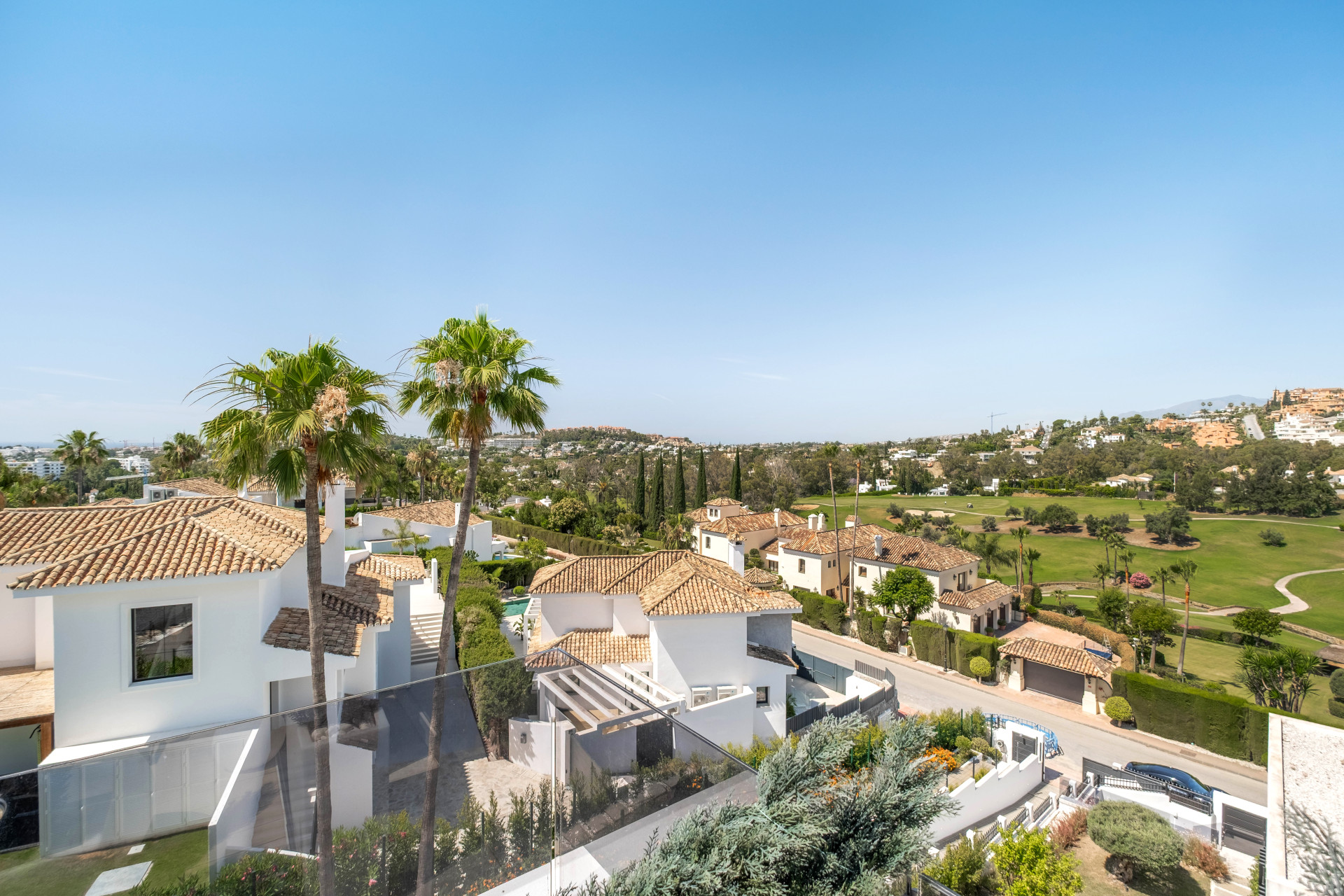 Contemporary Luxury Villa in the Heart of Nueva Andalucia