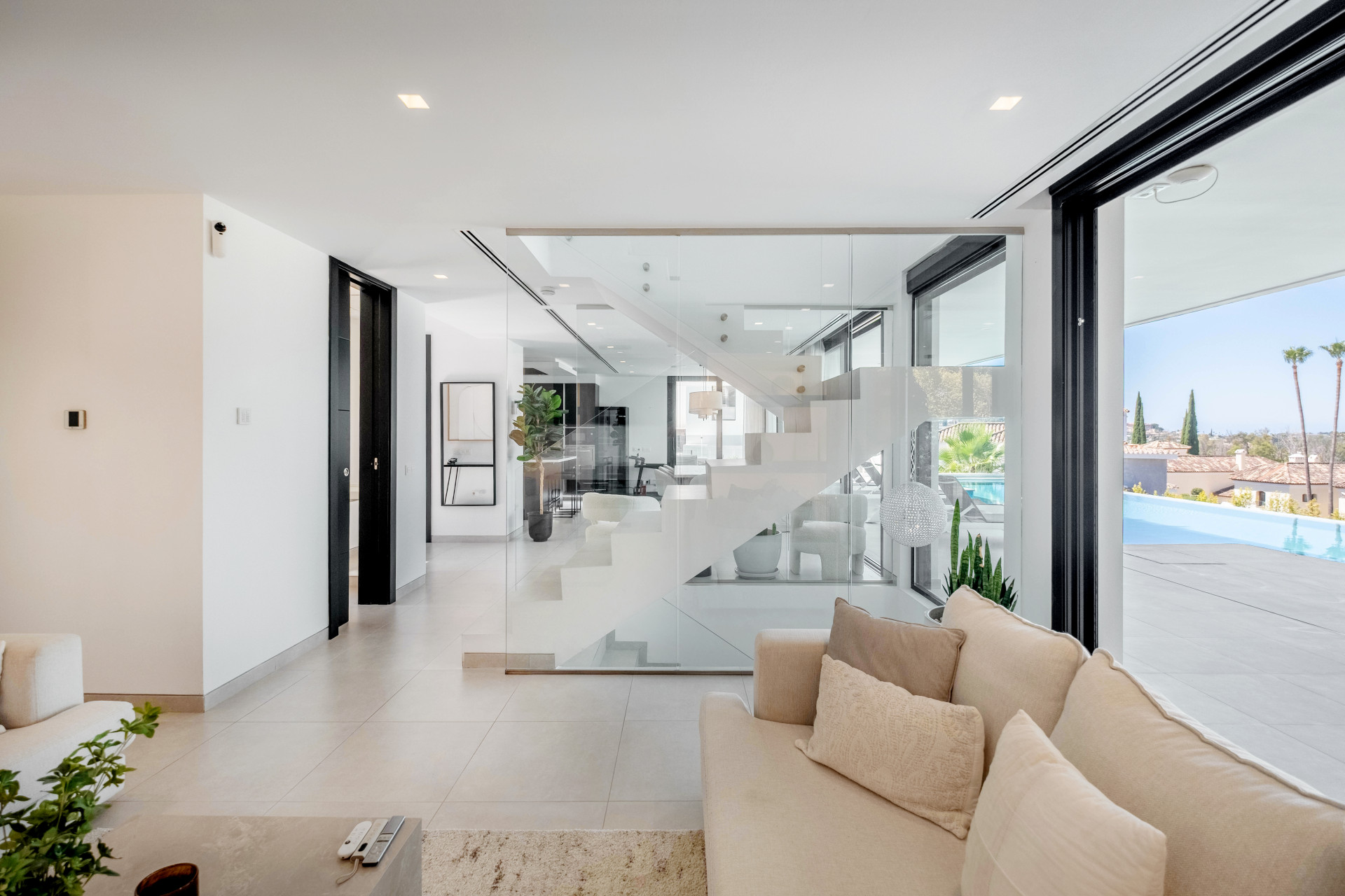Contemporary Luxury Villa in the Heart of Nueva Andalucia