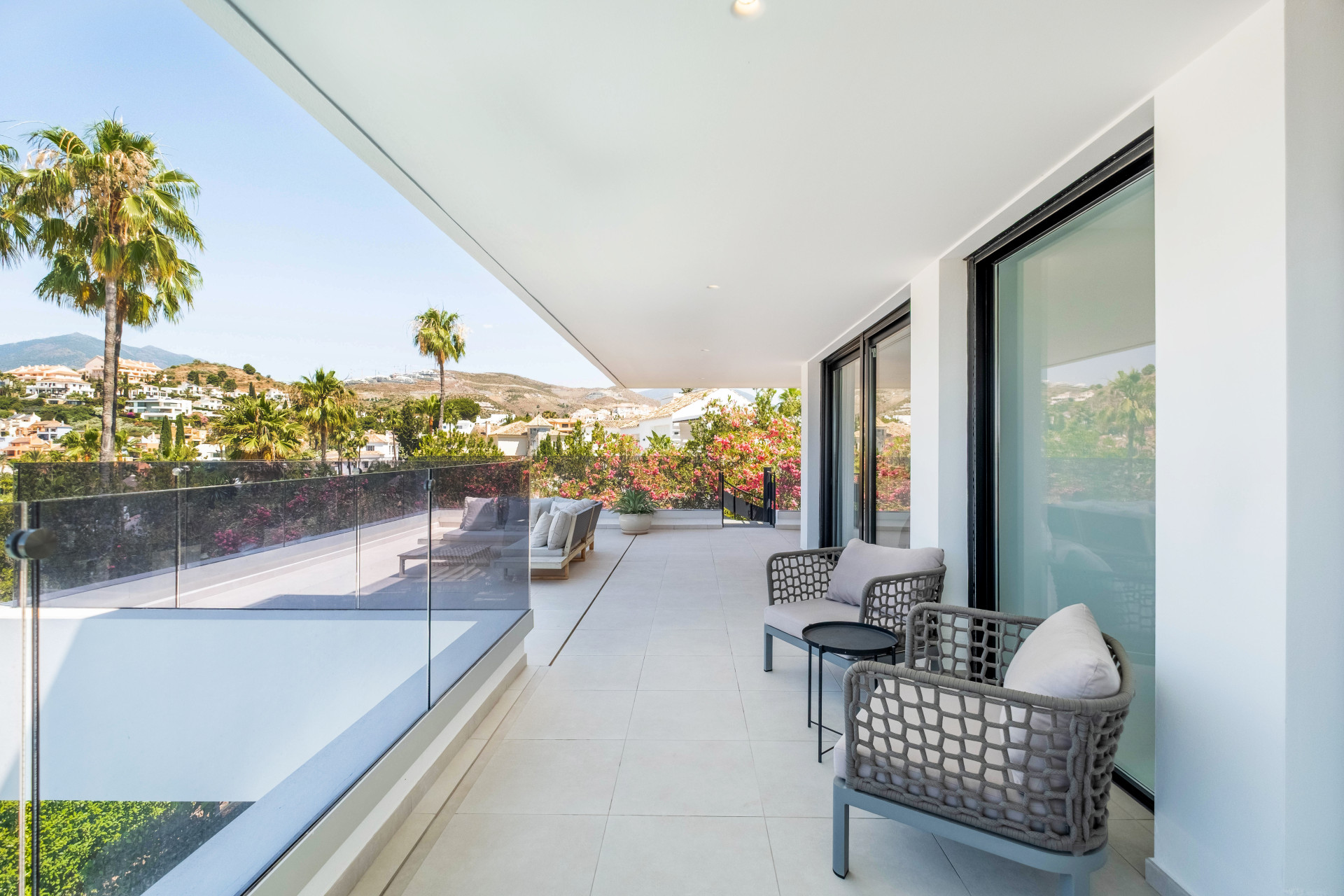 Contemporary Luxury Villa in the Heart of Nueva Andalucia