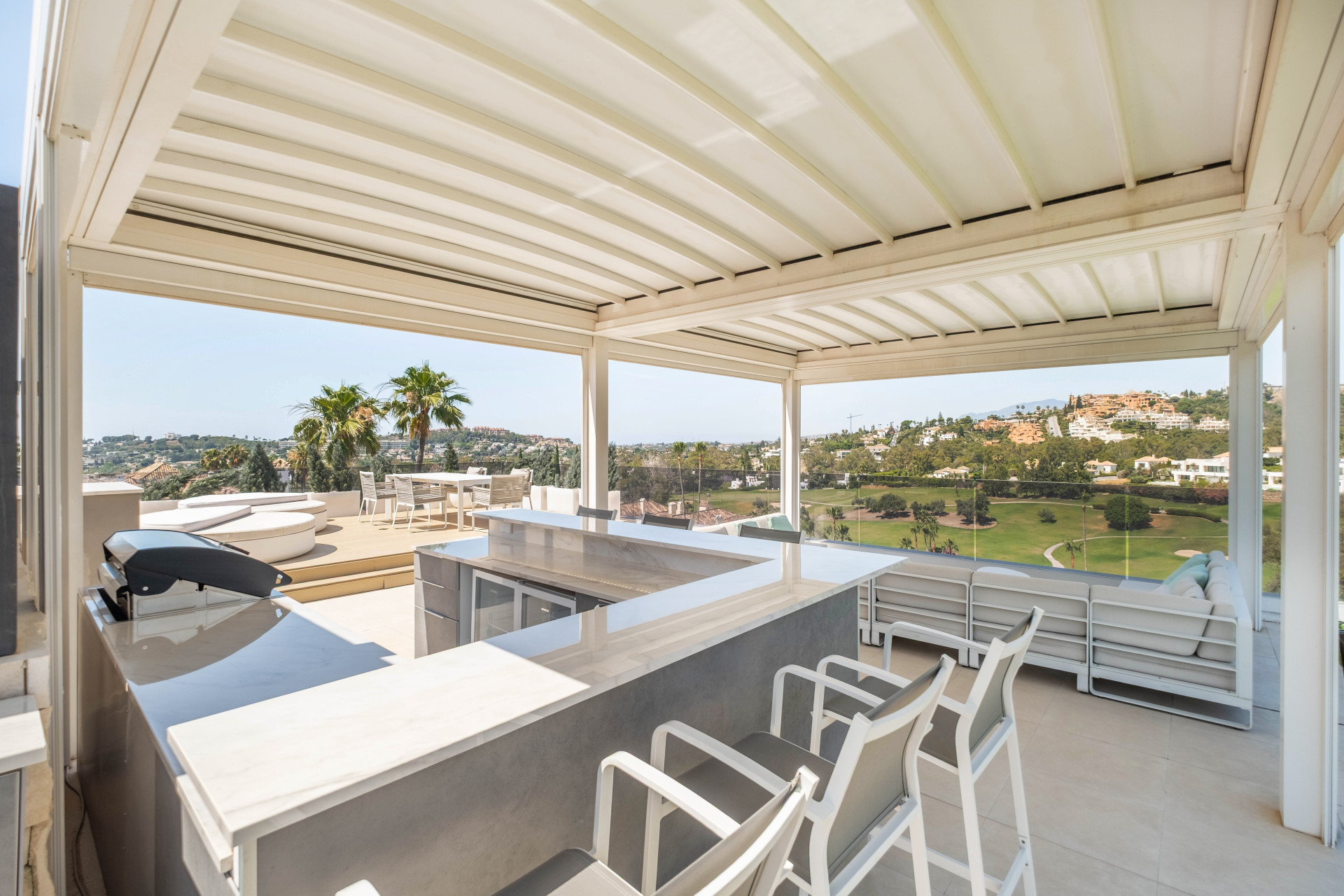 Contemporary Luxury Villa in the Heart of Nueva Andalucia