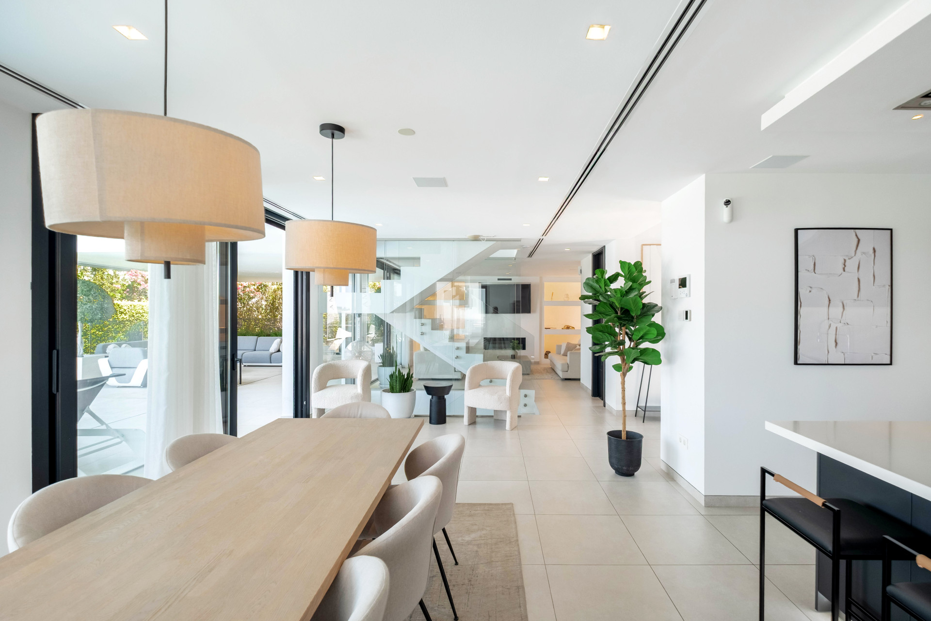 Contemporary Luxury Villa in the Heart of Nueva Andalucia