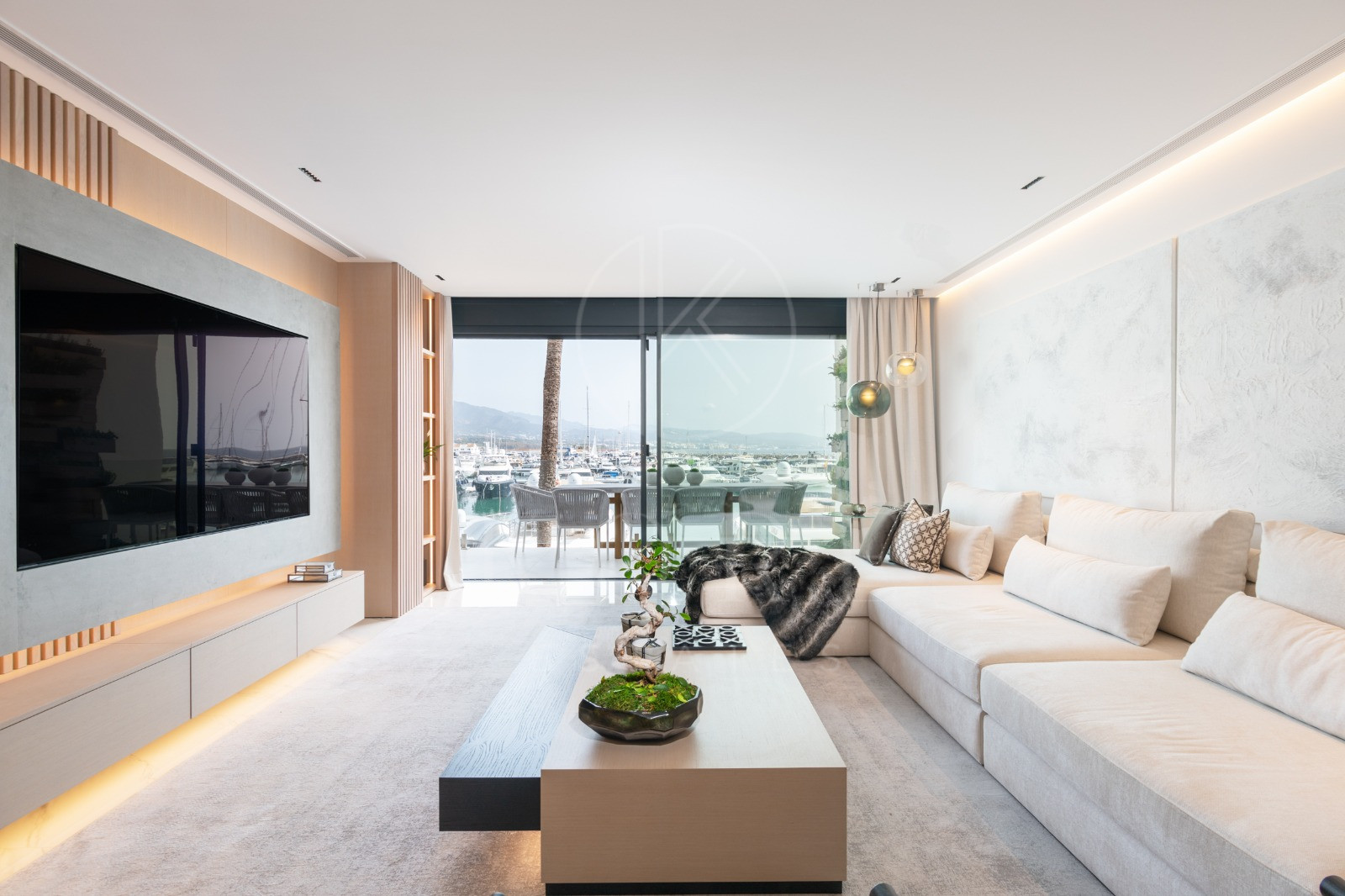 Apartamento de lujo primera linea Puerto Banús