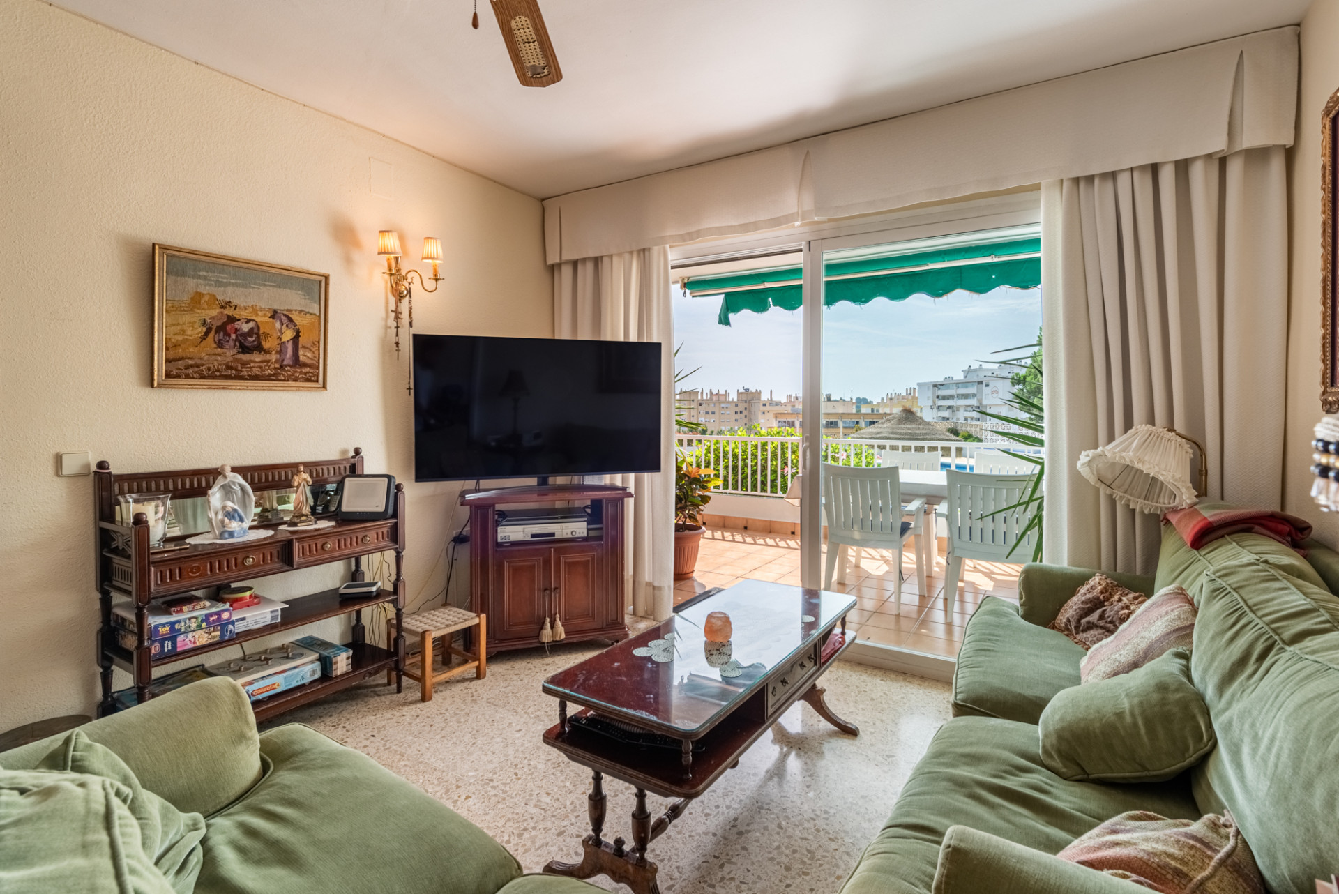 Spacious 3-Bedroom Apartment with Large Sunny Terrace in Central Fuengirola