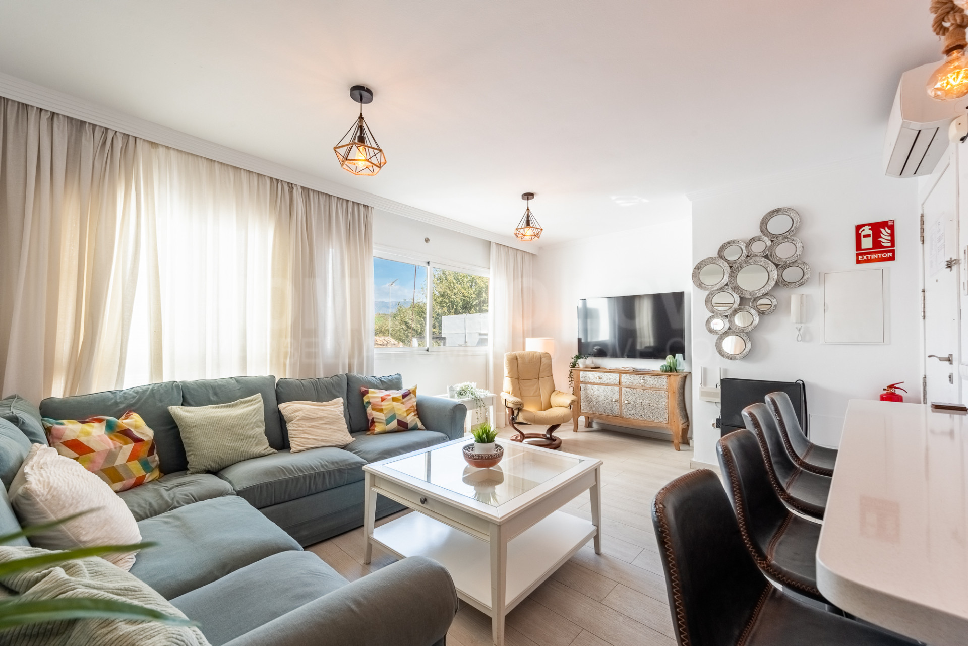 Апартамент на продажу в Cala de Mijas, Михас Коста