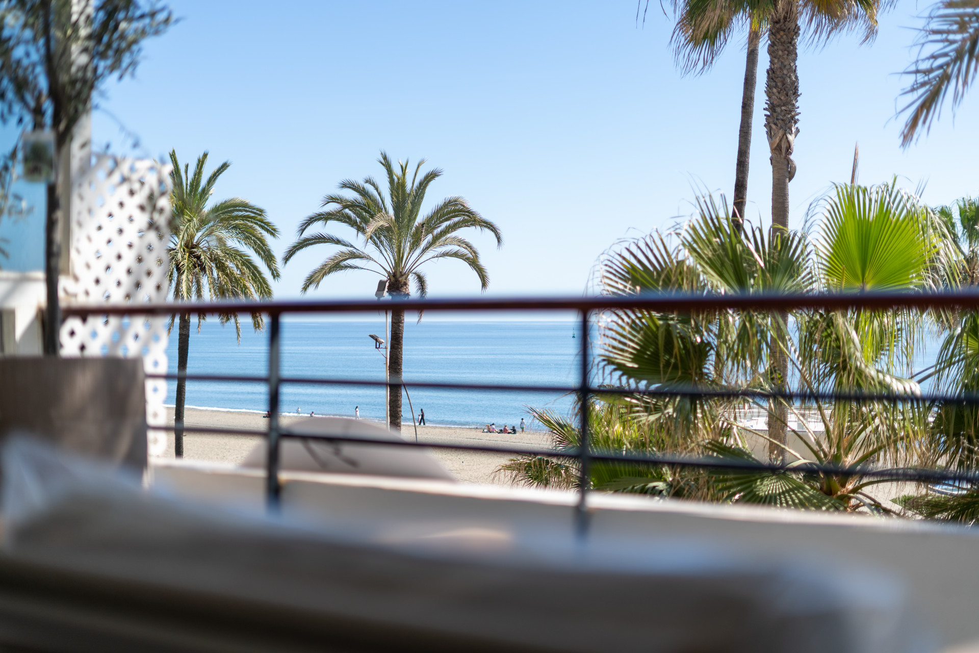 Stunning first line apartment in Estepona Center