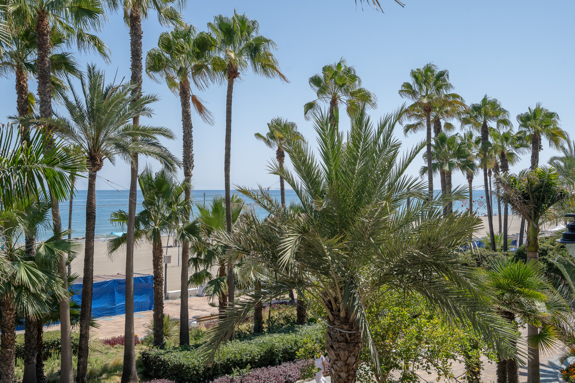 Stunning first line apartment in Estepona Center