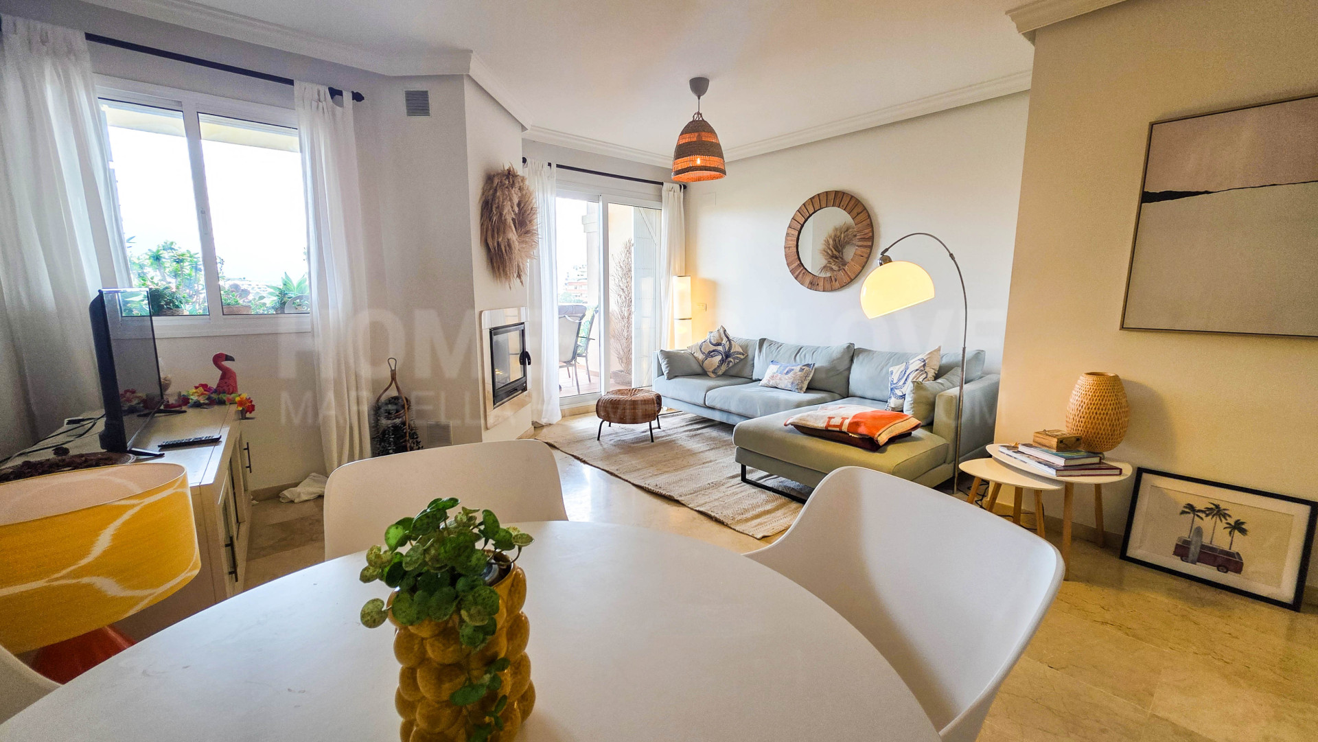 Ground Floor Apartment with Panoramic Views and Two Terraces in La Duquesa
