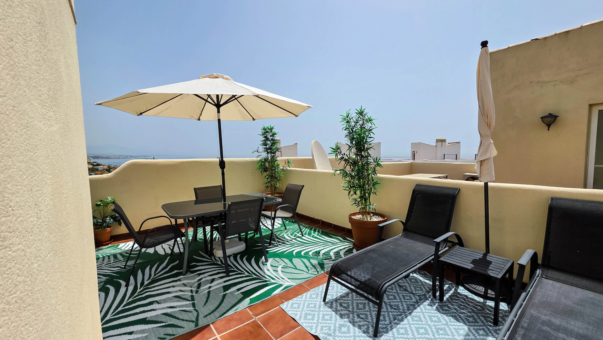 Mieszkanie 3 pokoi 141 m² Casares, Hiszpania