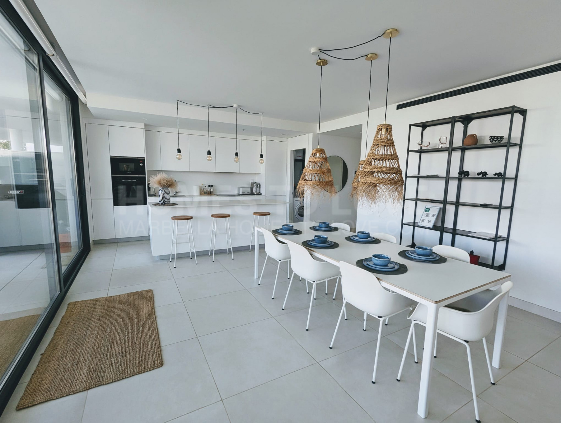 Villa de lujo con jardín de 3 dormitorios en Higuerón West