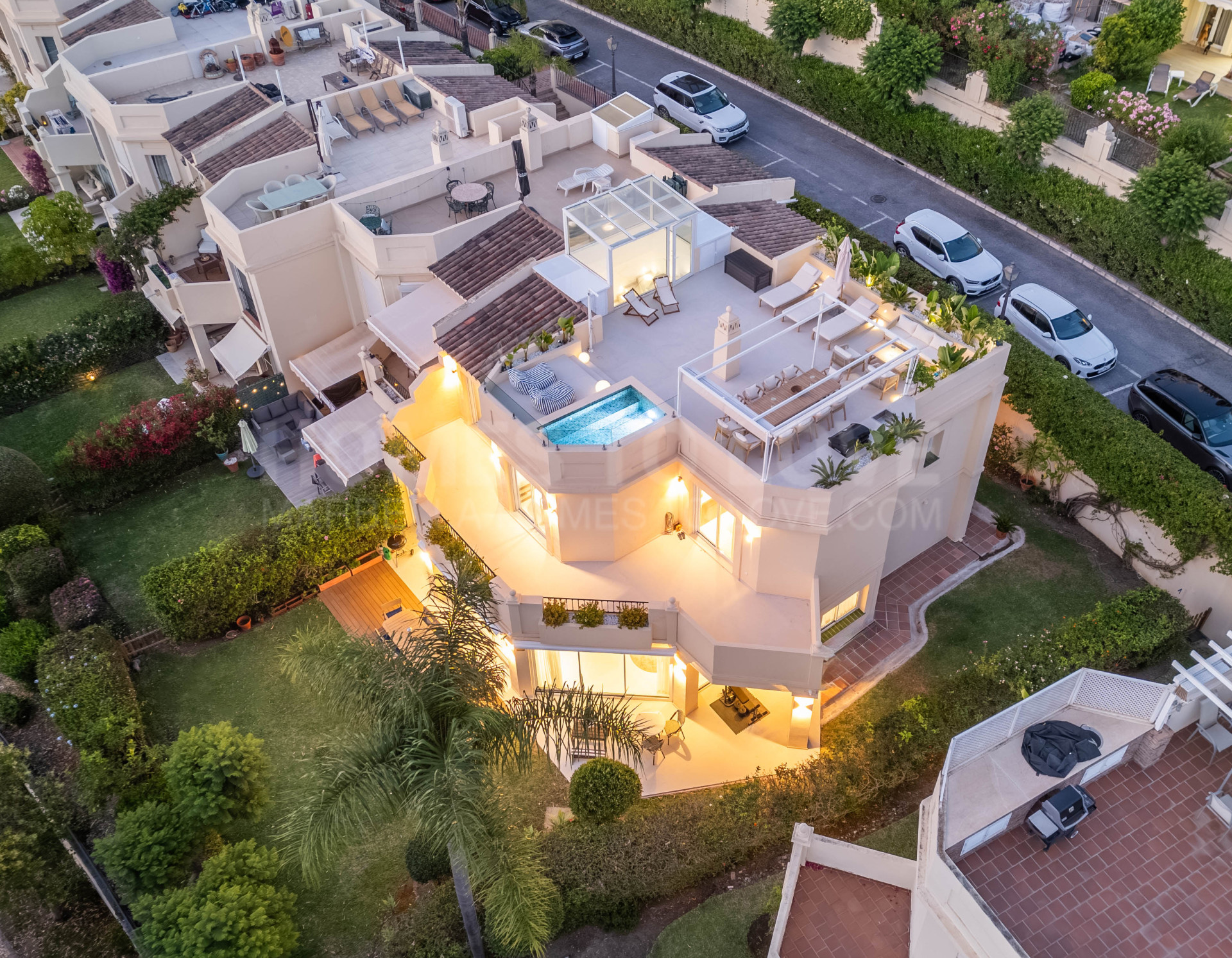 Elegant Family Villa with Panoramic Golf & Mountain Views in La Quinta Hills