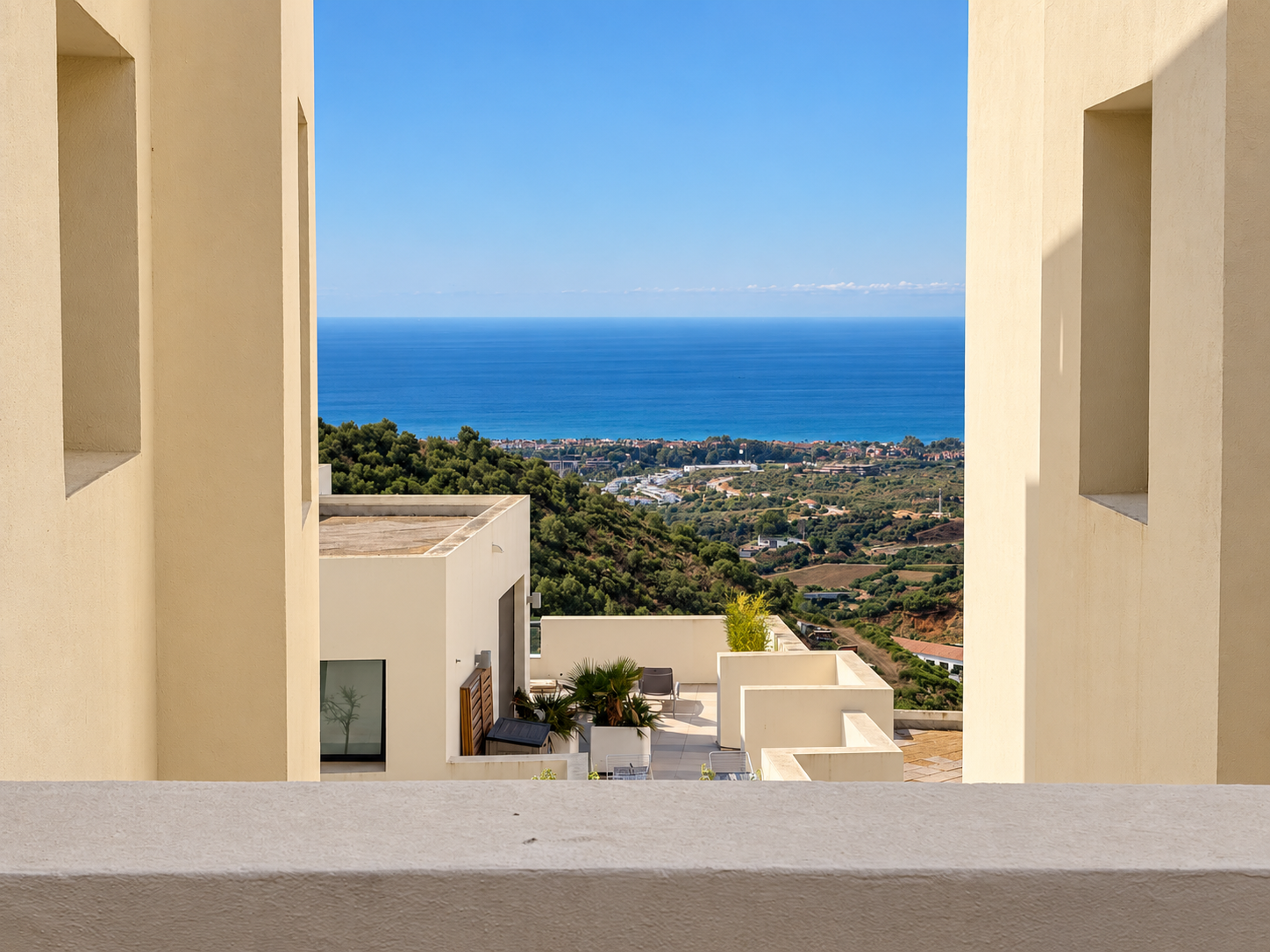 3-bedroom penthouse with panoramic sea views