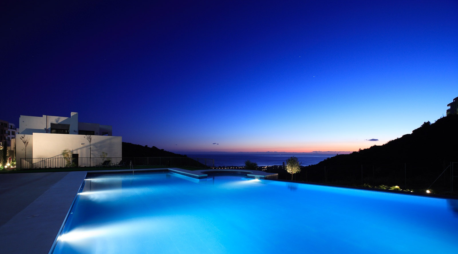 3-bedroom penthouse with panoramic sea views