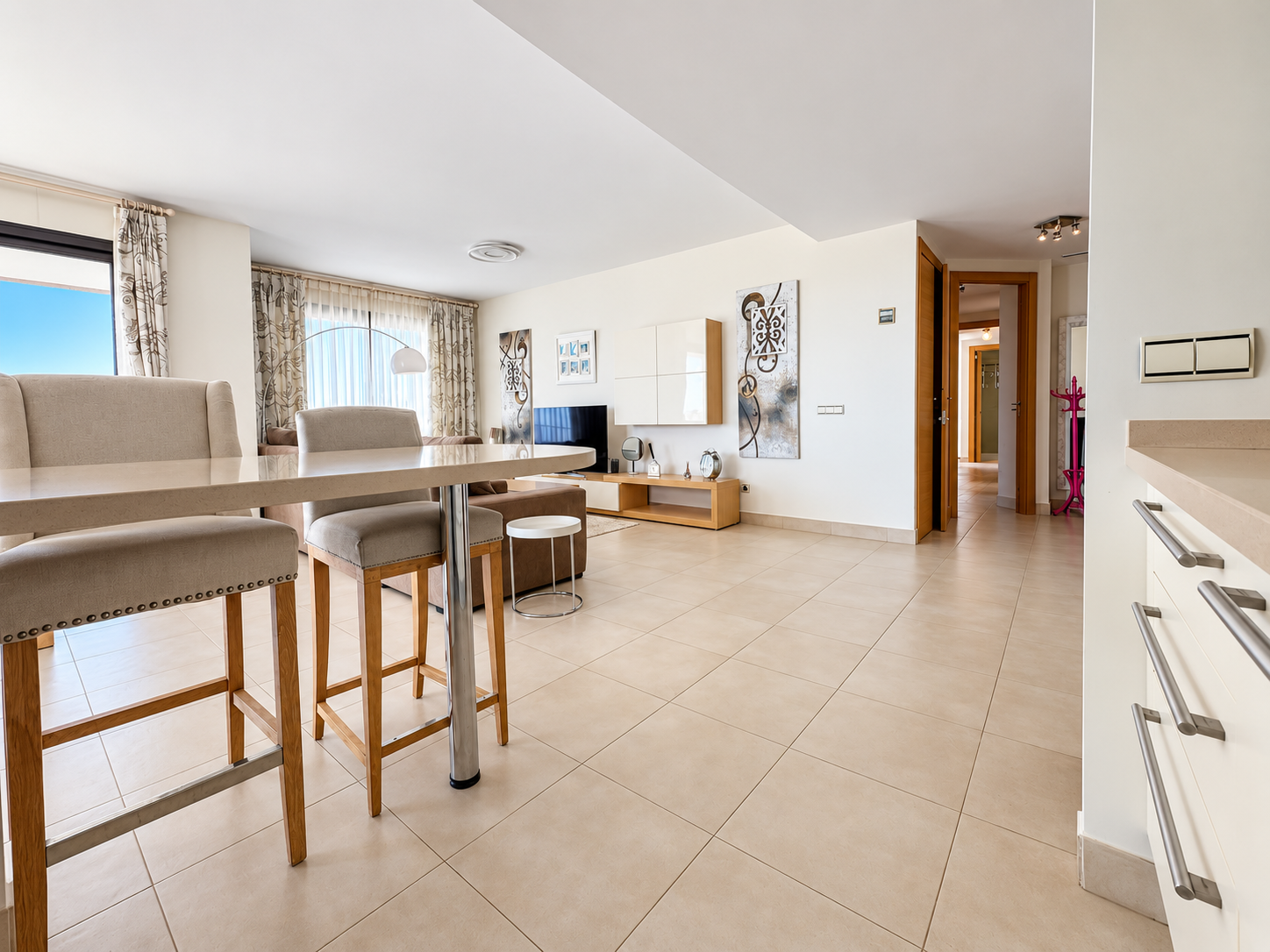 3-bedroom penthouse with panoramic sea views