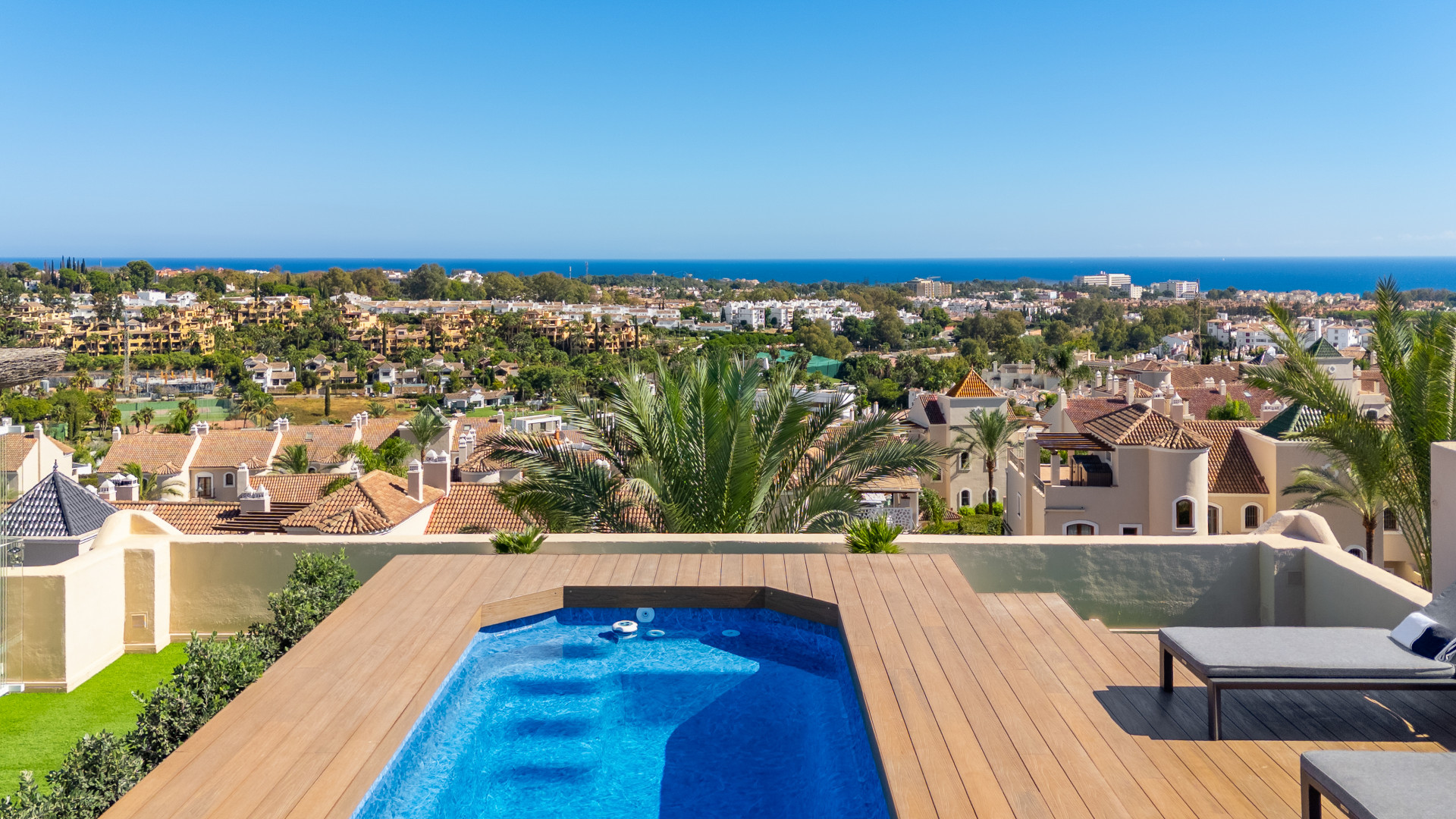 House in Estepona - view 1