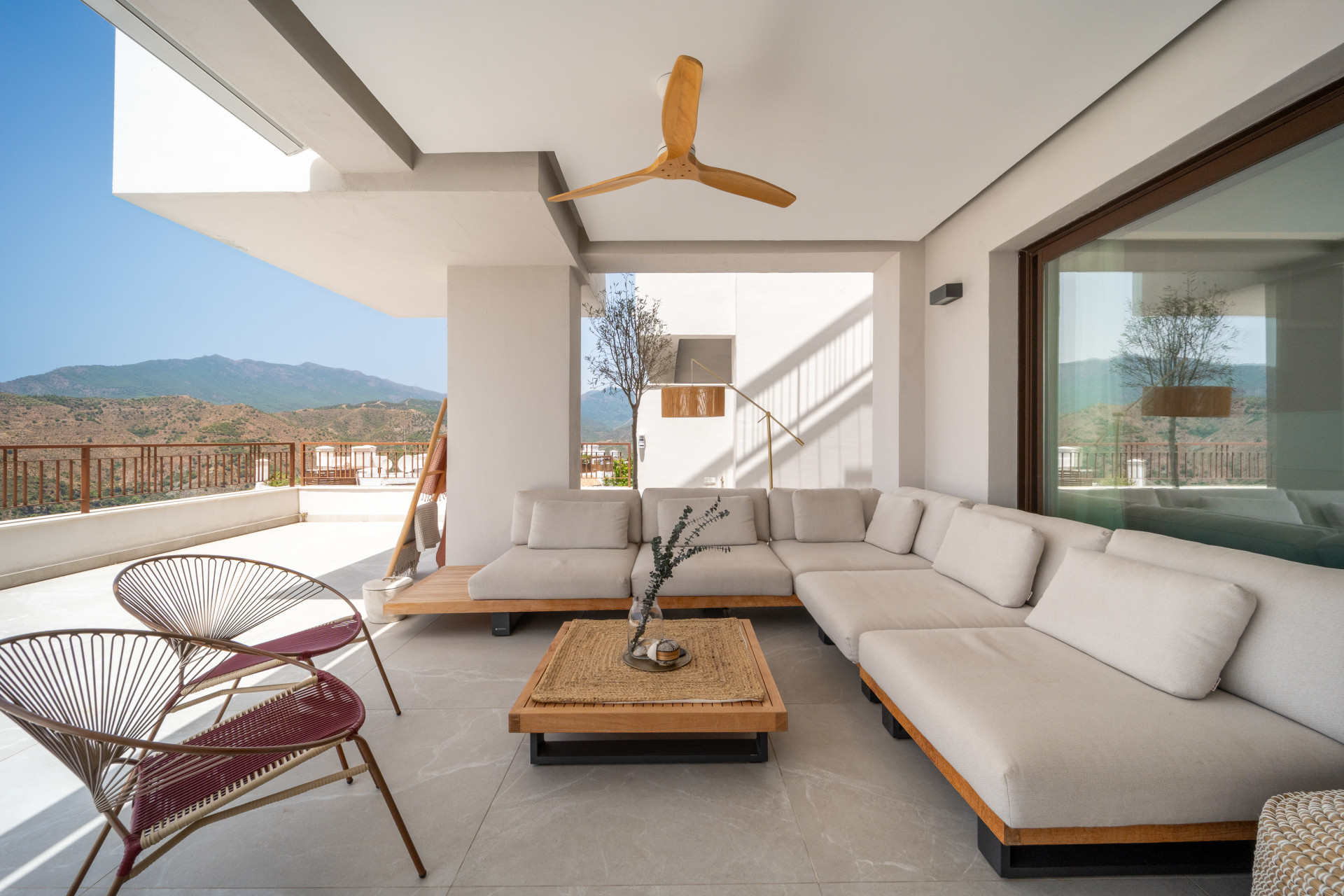 Exclusive Apartment with Panoramic Views in Sierra Blanca image 2