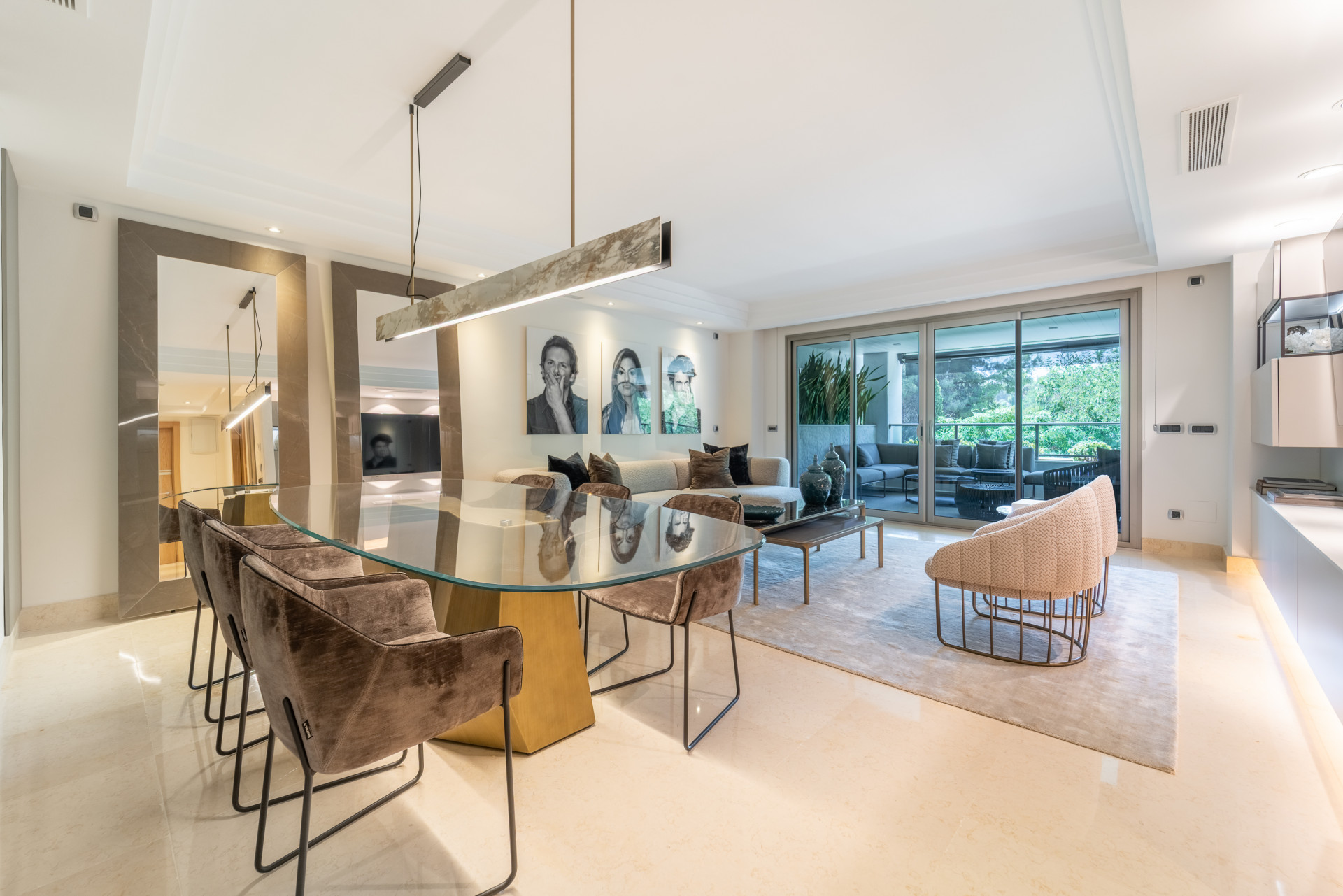 Exclusive luxury apartment with terrace in Marbella