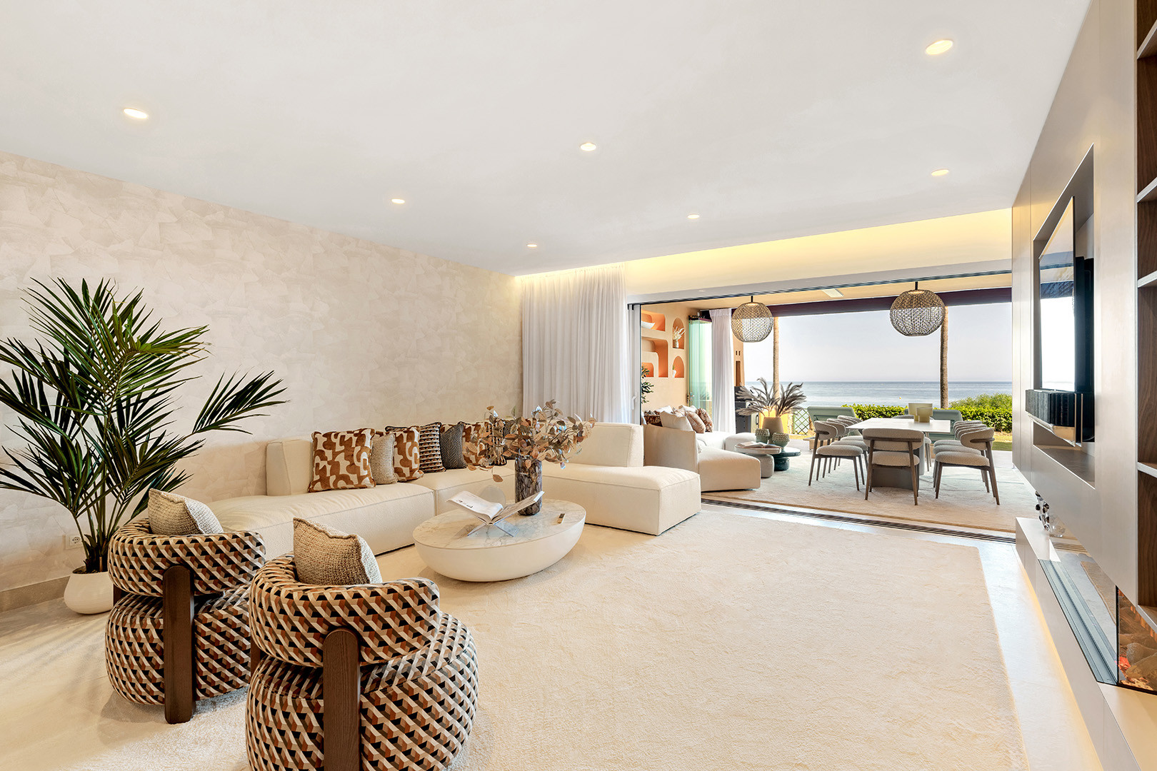 Exclusivo Apartamento de Lujo Frente al Mar en Estepona image 1