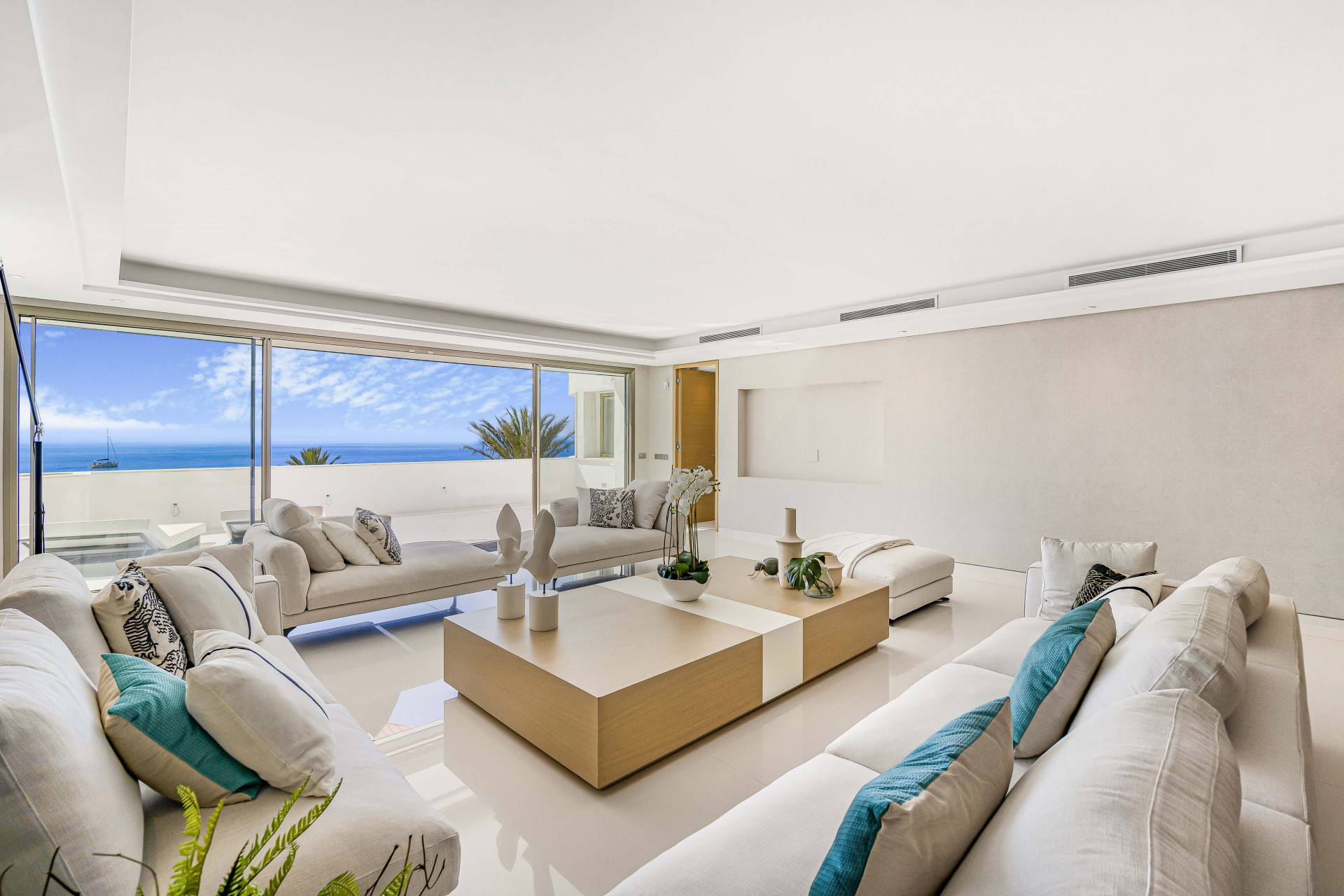 Exclusivo Apartamento de Lujo en Primera Línea de Playa, Puerto Banús