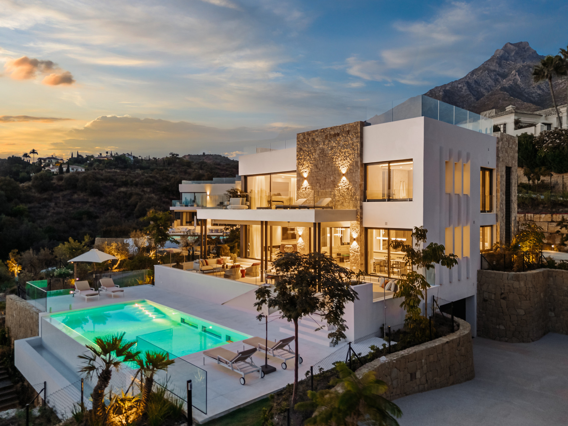 Villa in Marbella - view 1