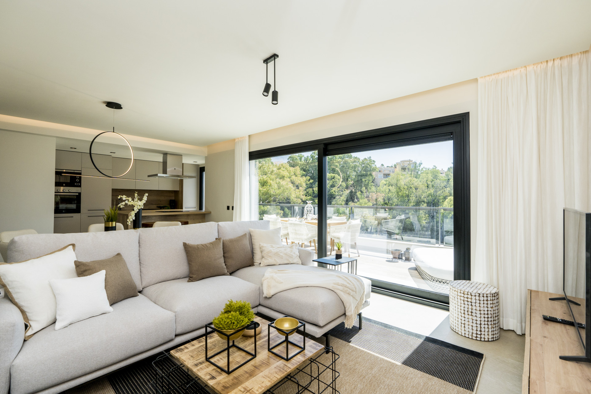 Nueva Andalucía: Apartamentos con vistas panorámicas