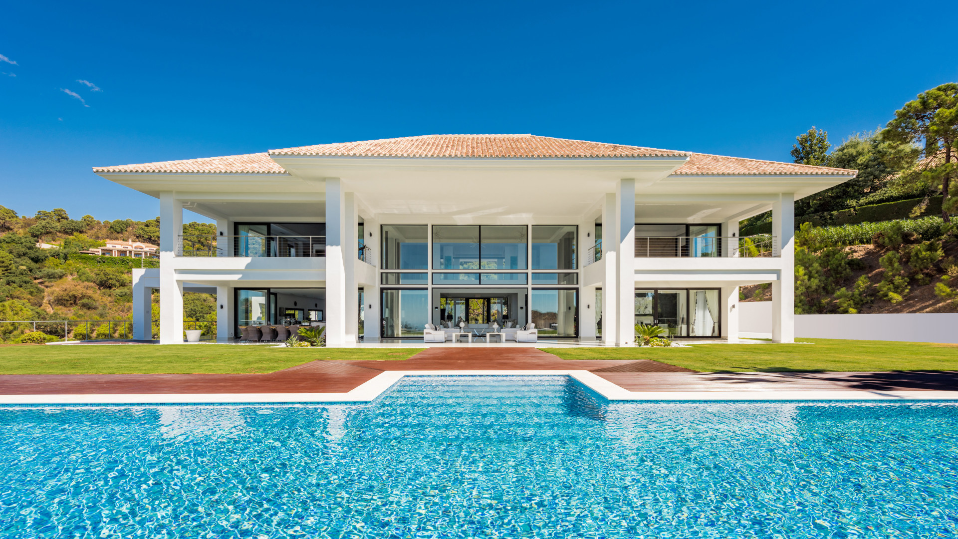 8 Bedroom Villa