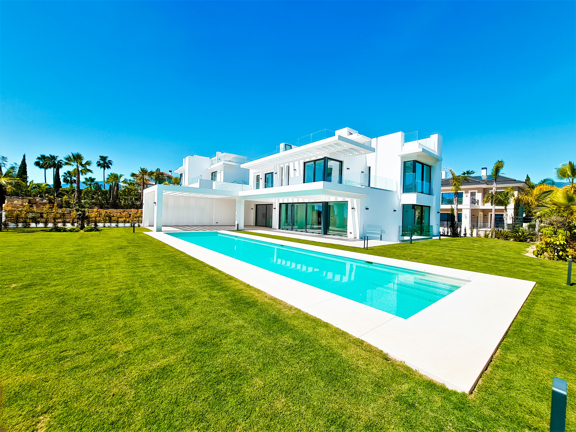 5 Bedroom Villa