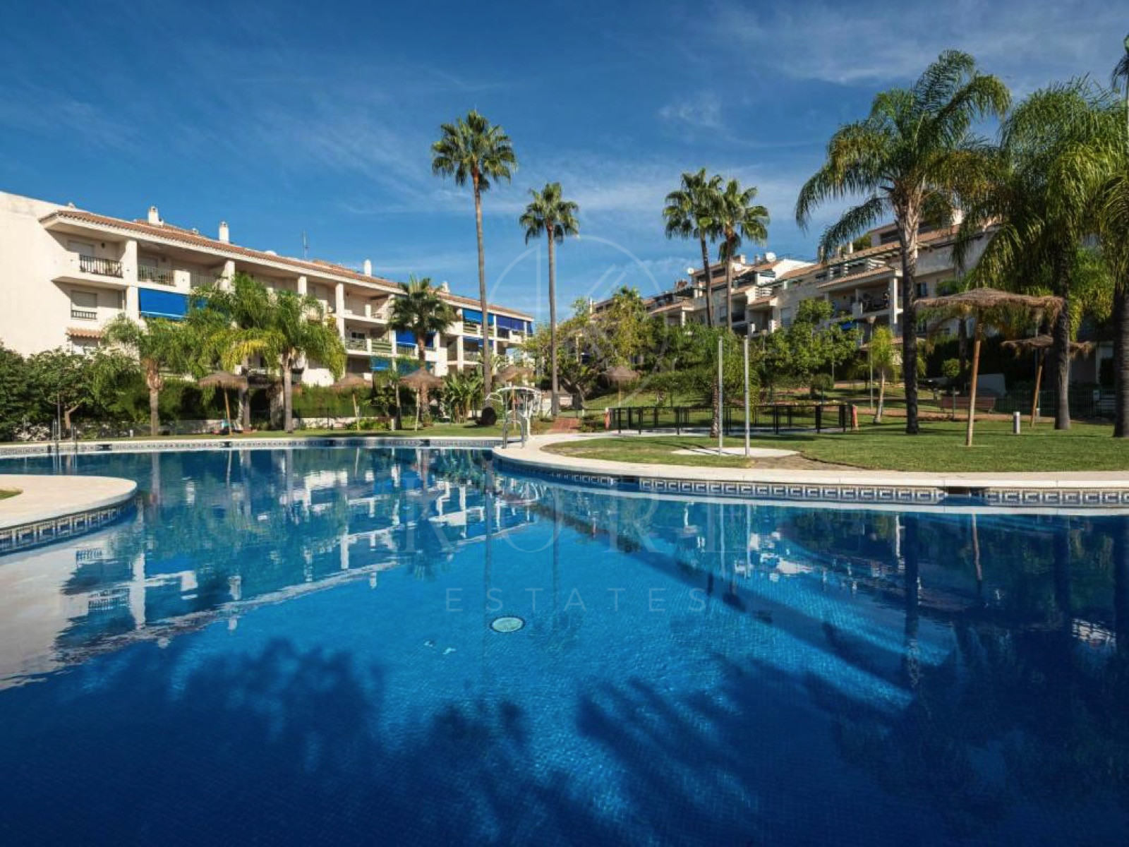 Espacioso Apartamento de 3 Dormitorios en la Prestigiosa Lorcrimar III