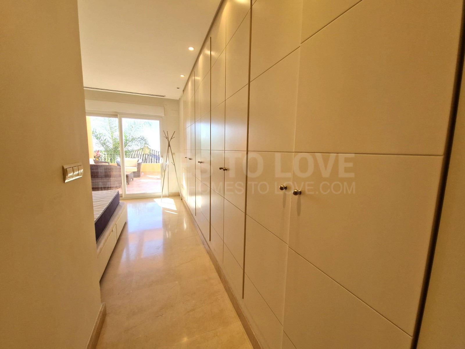 Espectacular Apartamento Esquinero en Planta Baja en Urbanización Vista Real