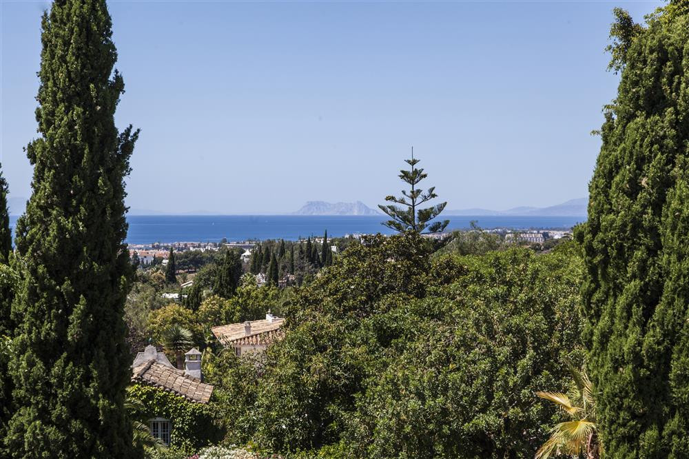 Villa for sale in <i>, </i>Marbella Golden Mile