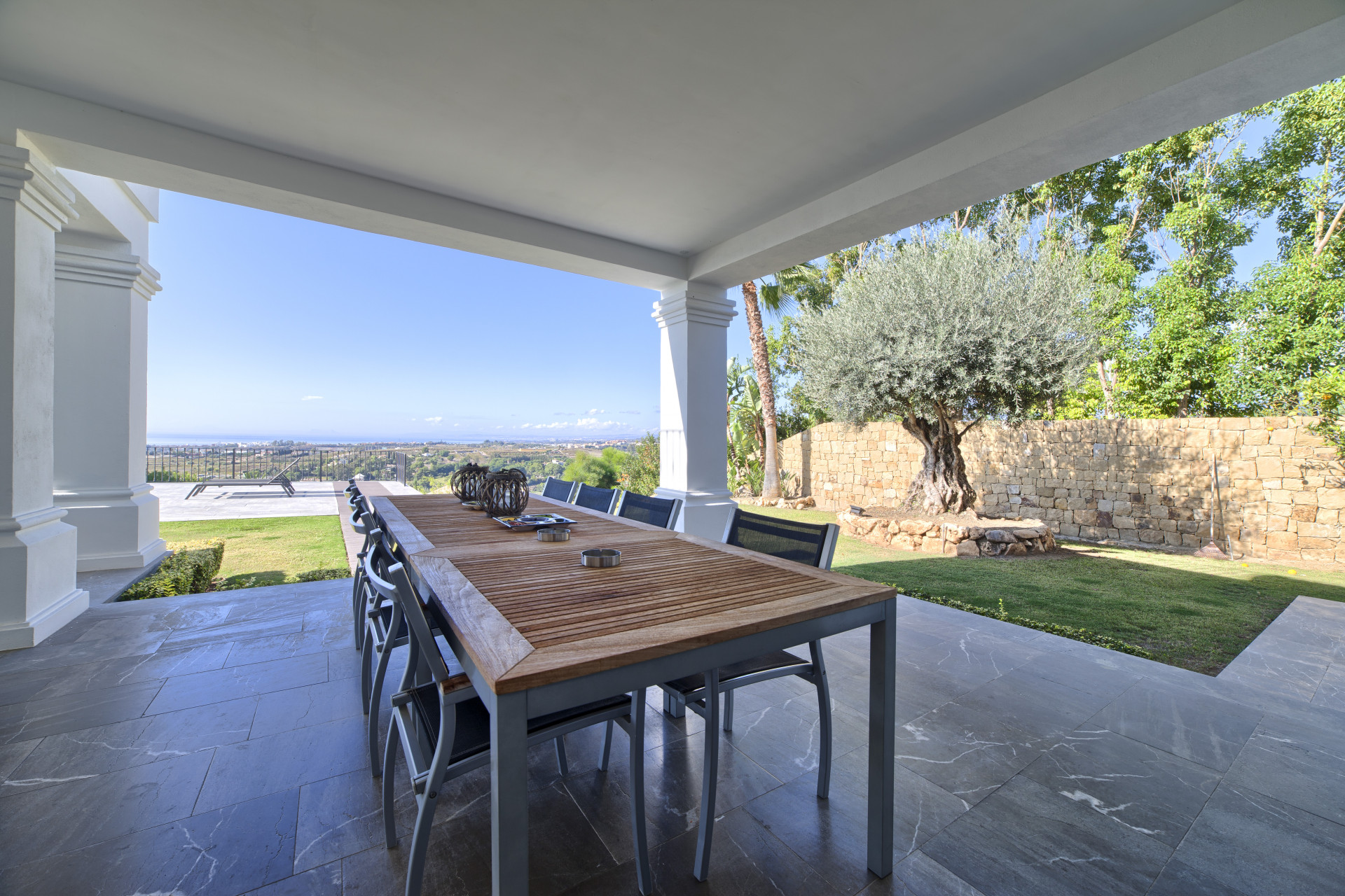 Villa in Los Flamingo Golf Resort in Benahavis