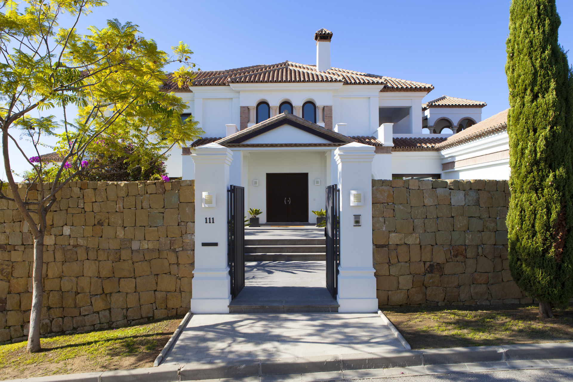 Villa in Los Flamingo Golf Resort in Benahavis