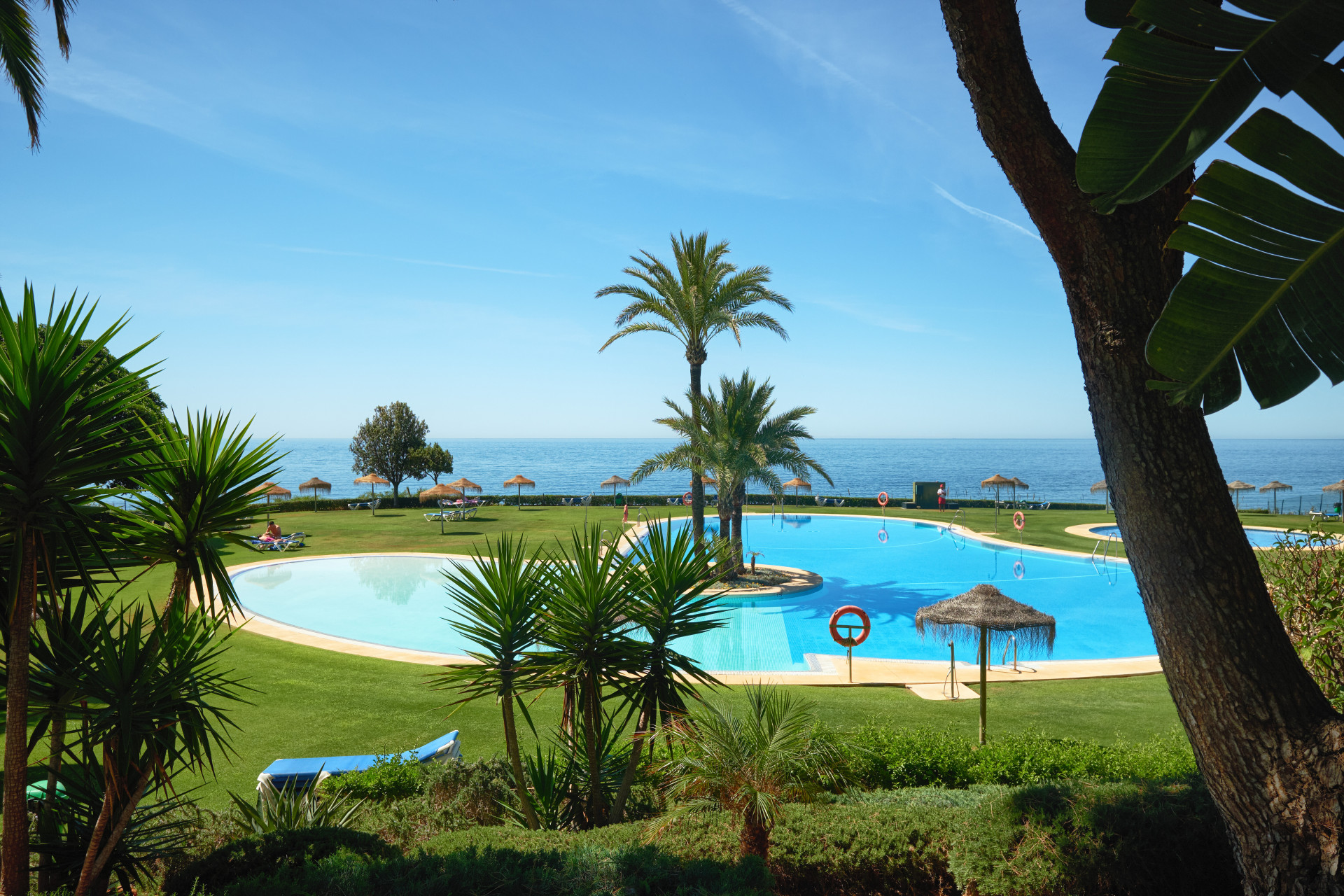 Apartment for sale in <i>Cabopino, </i>Marbella Este