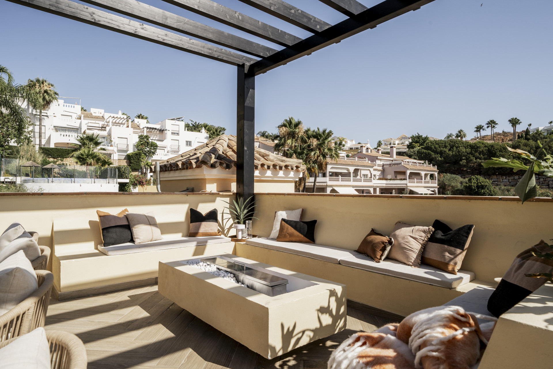 Penthouse avec terrasse spacieuse et vue sur la Méditerranée à Benahavis