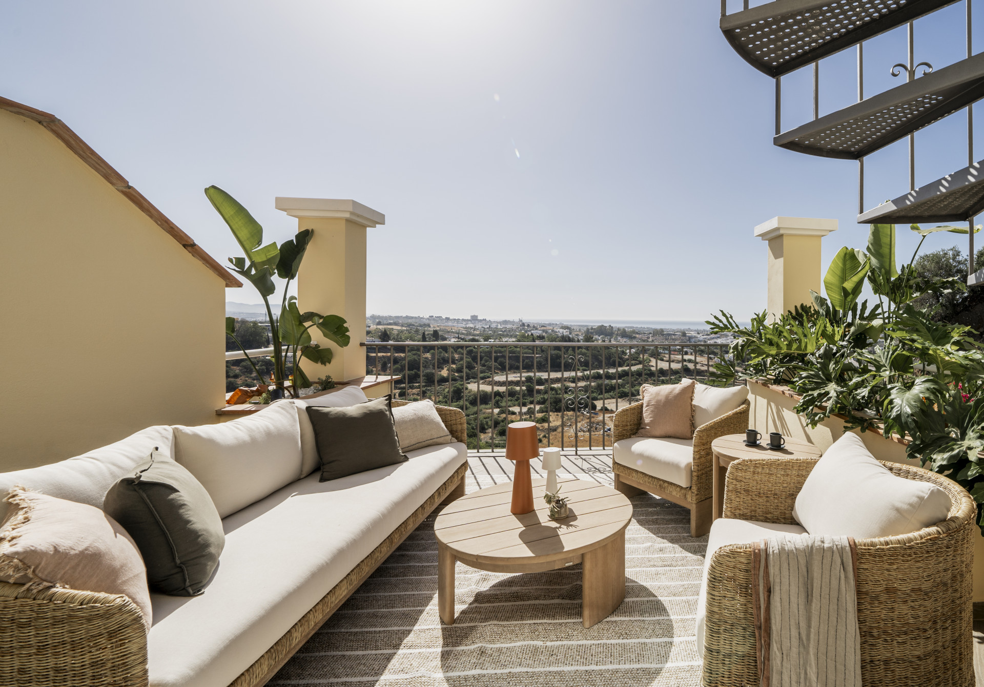 Penthouse avec terrasse spacieuse et vue sur la Méditerranée à Benahavis