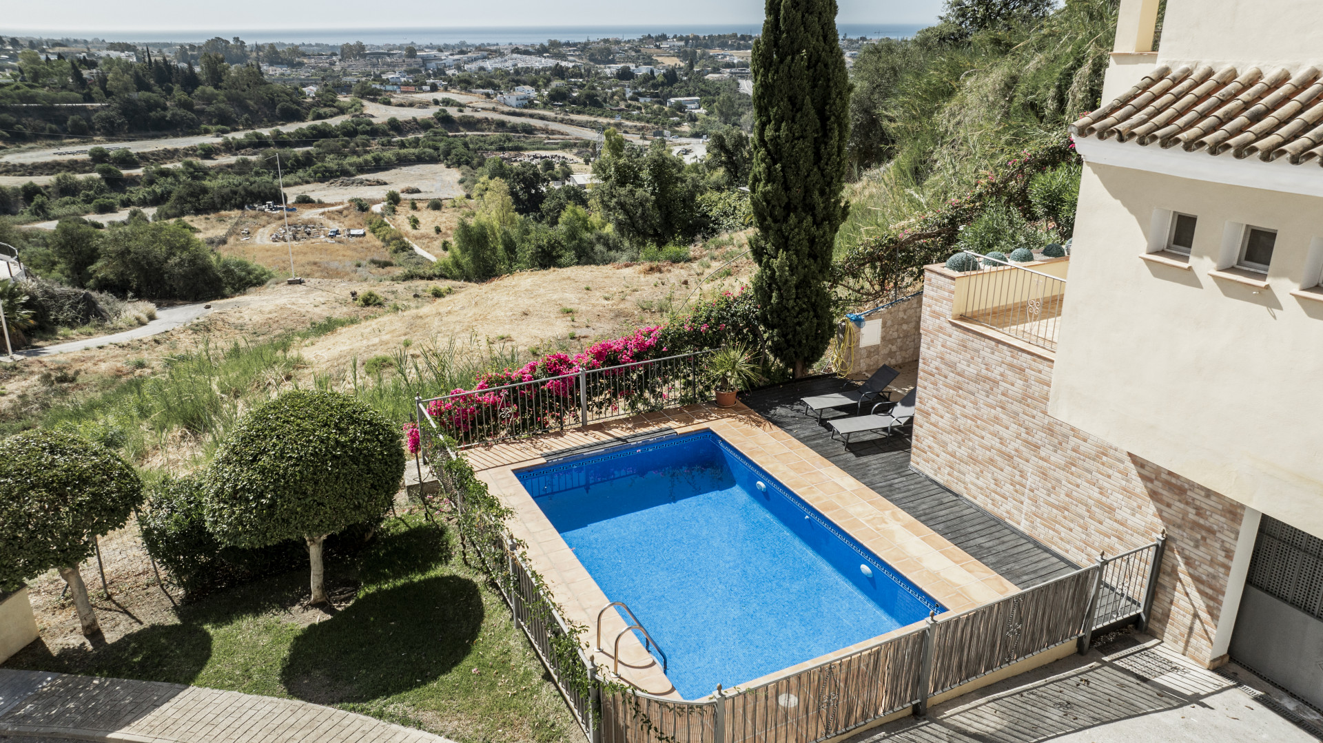 Penthouse avec terrasse spacieuse et vue sur la Méditerranée à Benahavis