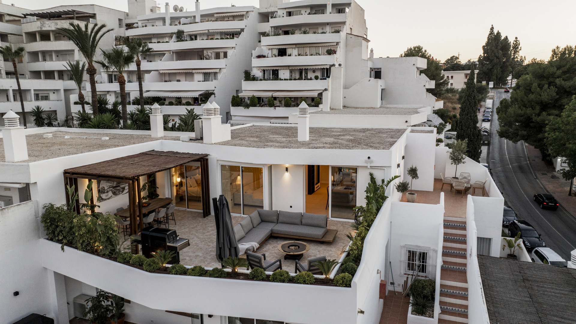 Renovated Penthouse with Views of La Concha and the Sea in Nueva Andalucia