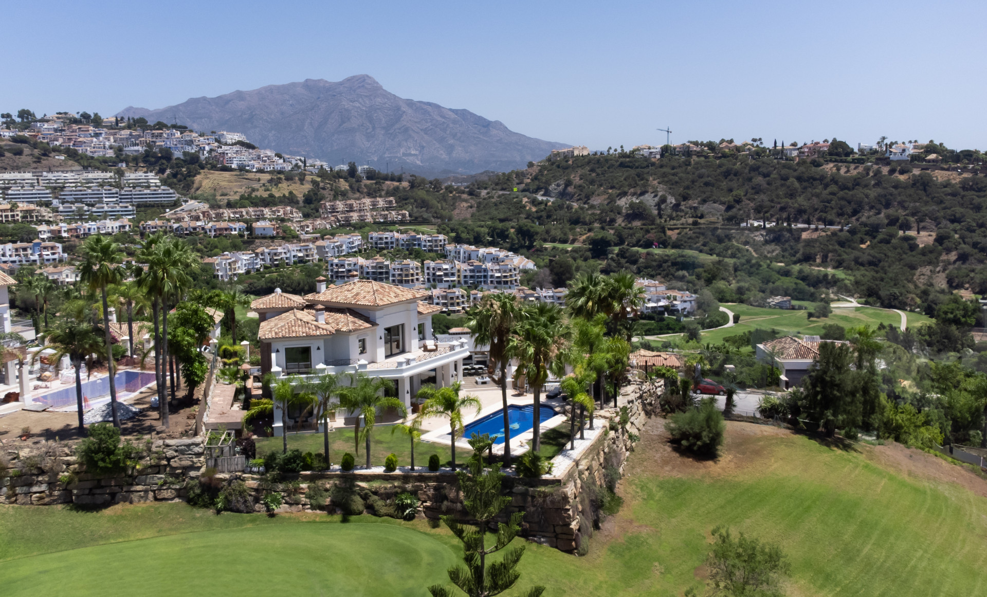 Villa de luxe exquise à Los Arqueros à Benahavis