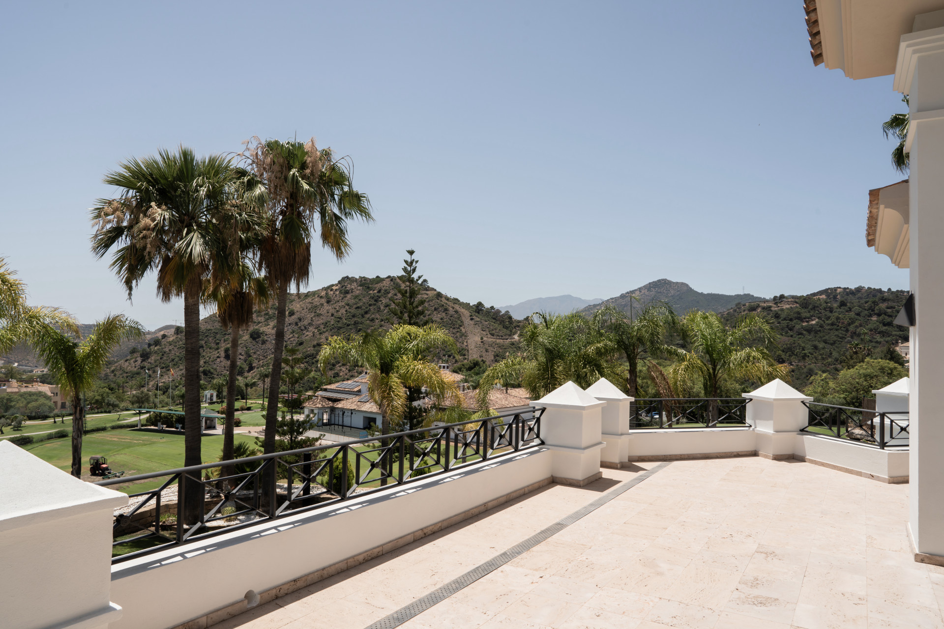 Prachtige luxe villa in Los Arqueros in Benahavis