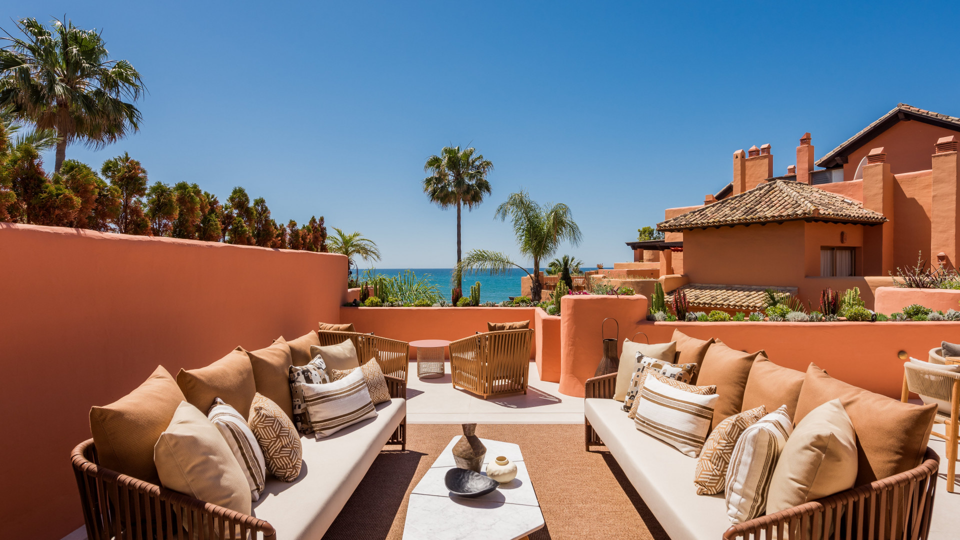 Renovated duplex penthouse in a beachfront development in Los Monteros Playa in Marbella Este