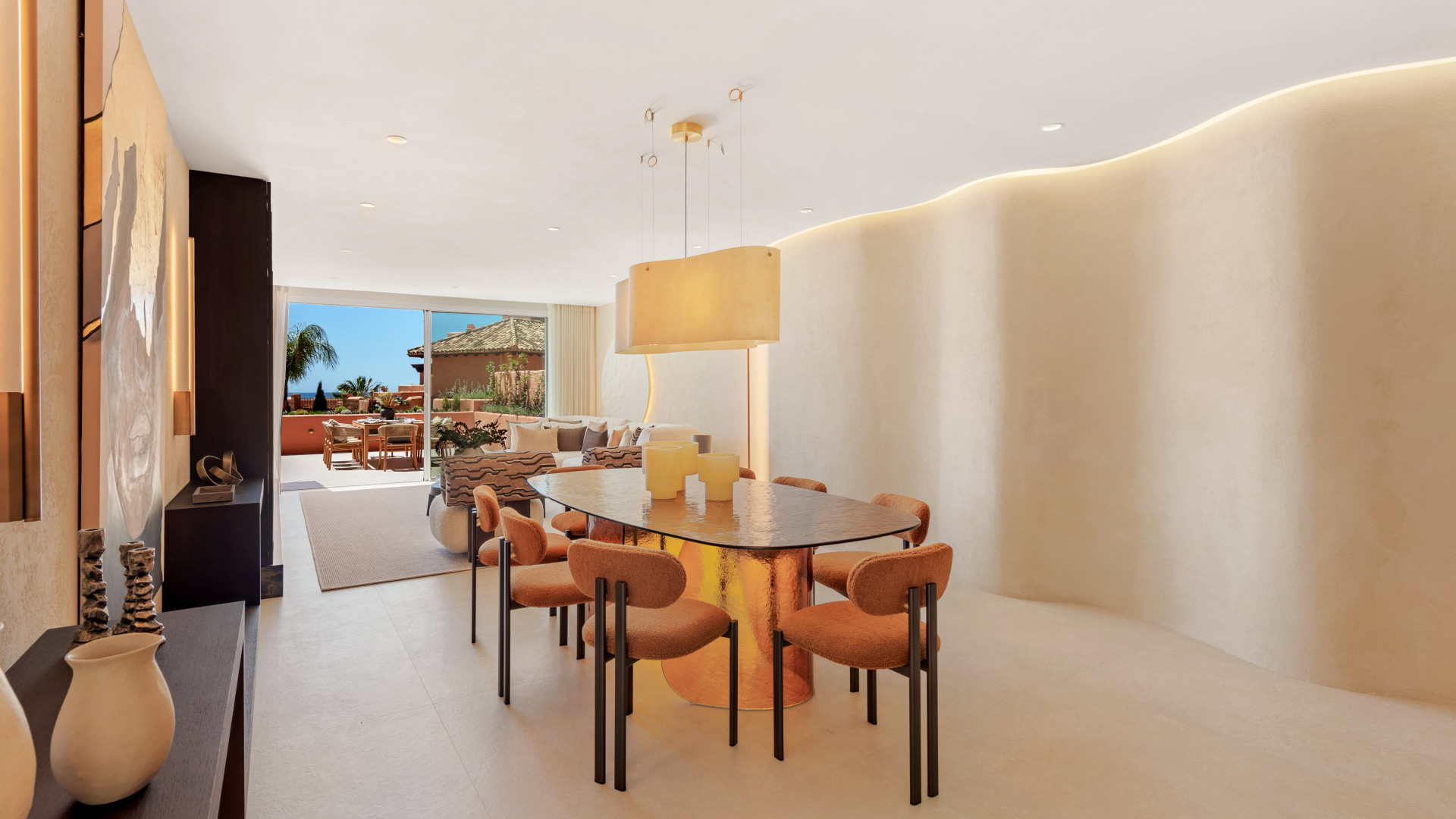 Gerenoveerd duplex penthouse in een complex aan het strand in Los Monteros Playa in Marbella Este