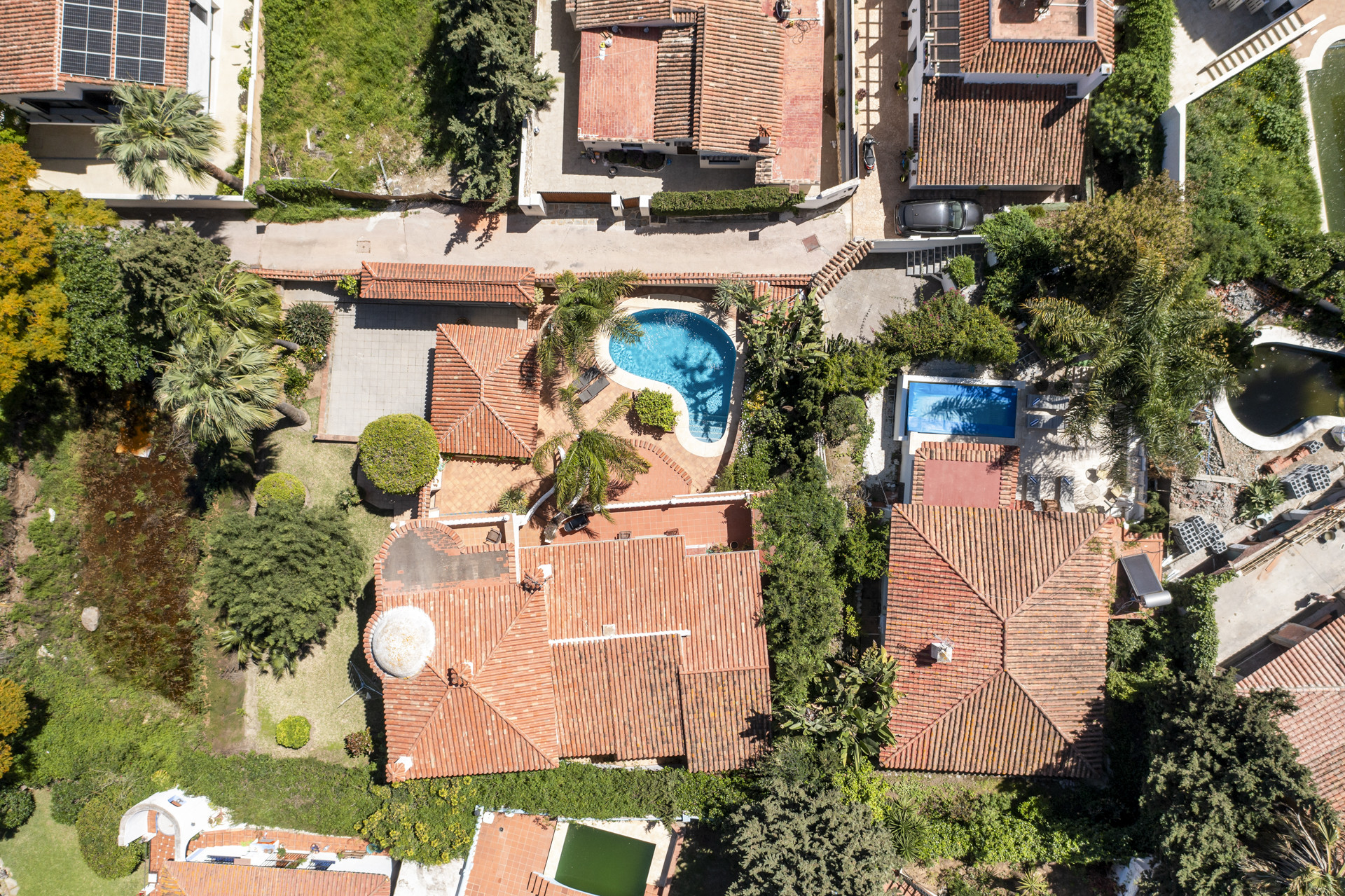 Villa de 5 chambres et 5 salles de bain orientée sud à Nueva Andalucia