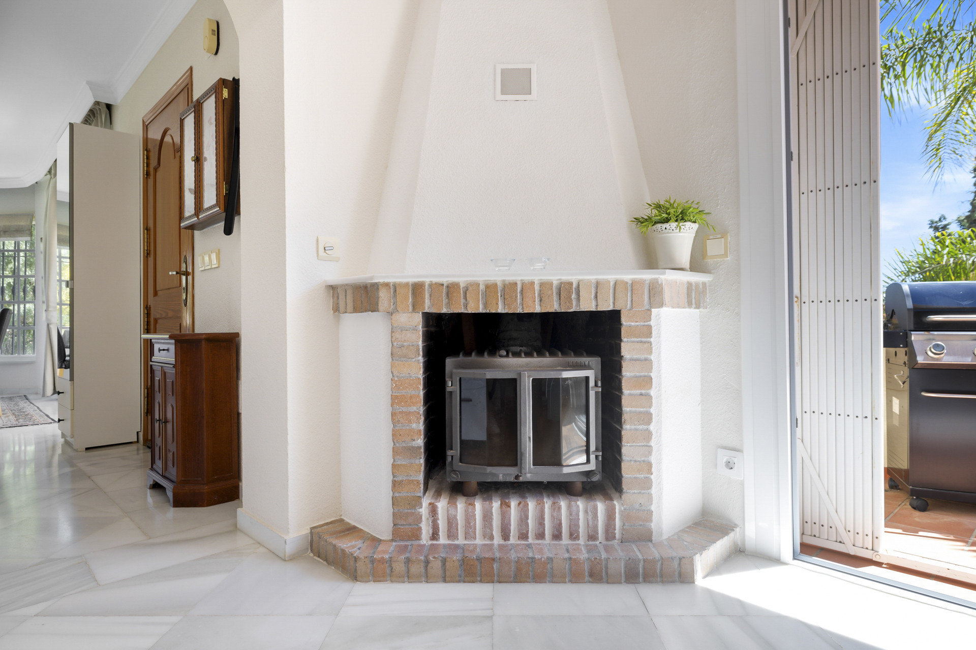 Villa de 5 chambres et 5 salles de bain orientée sud à Nueva Andalucia