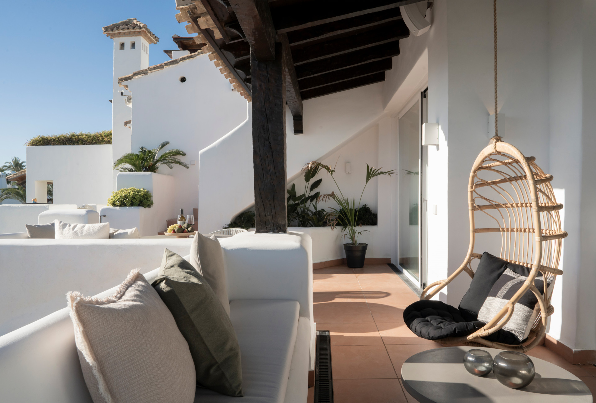 Gerenoveerd penthouse aan het strand in Estepona