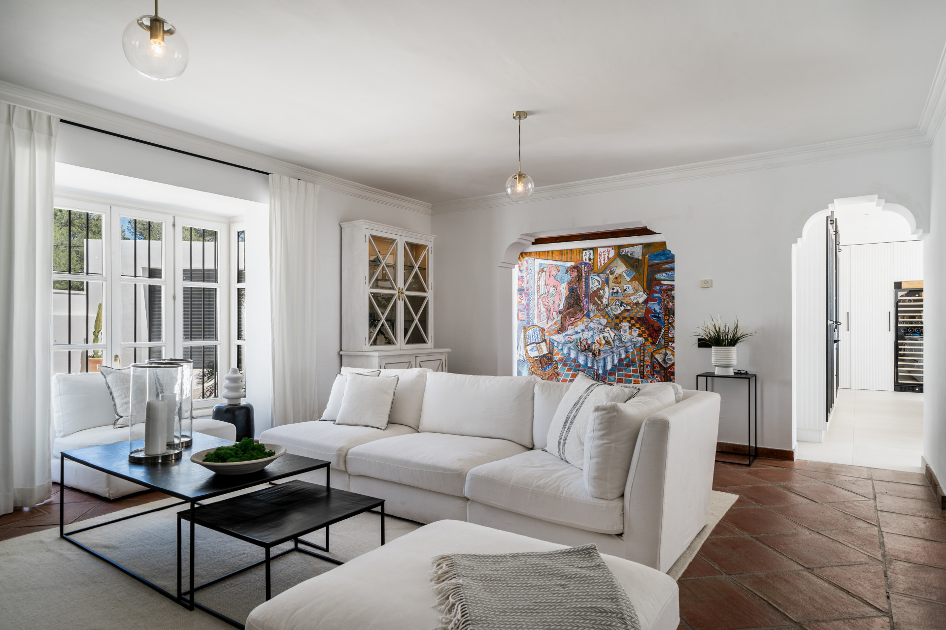 Villa immergée dans la forêt avec vue sur la mer à Benahavis