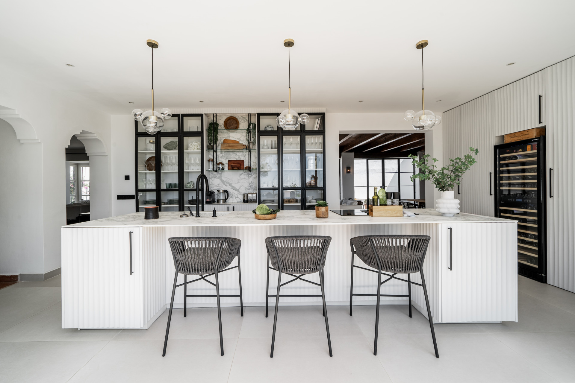 Villa immergée dans la forêt avec vue sur la mer à Benahavis