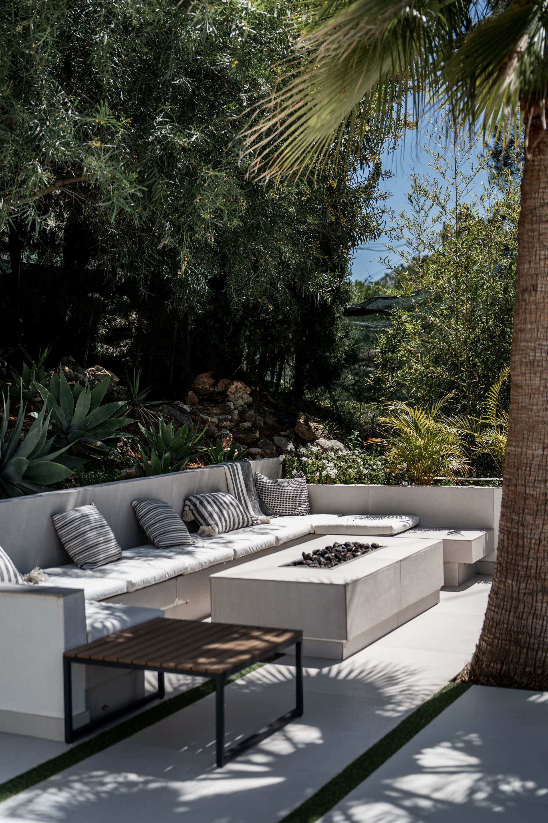 Villa immergée dans la forêt avec vue sur la mer à Benahavis