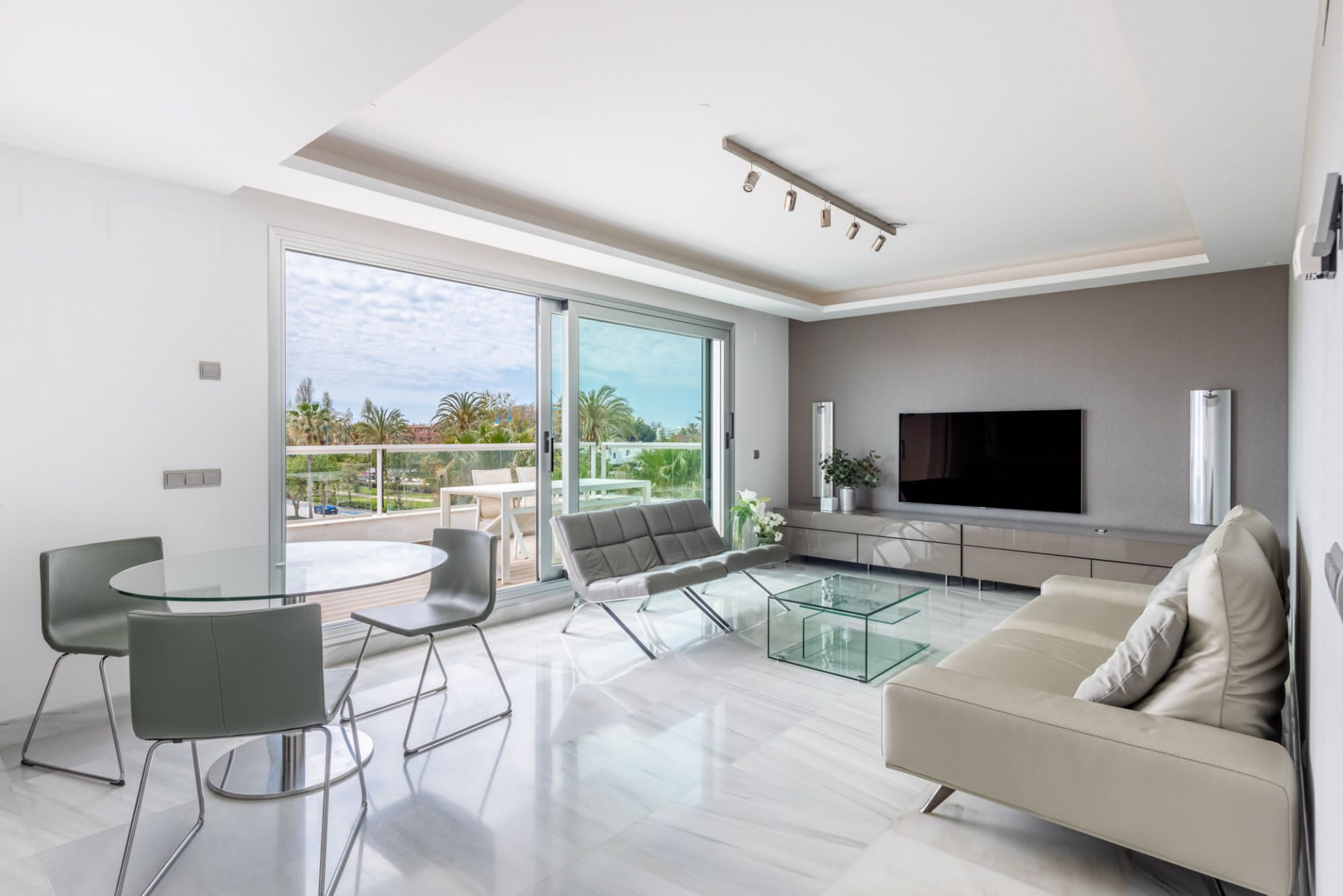 Luxurious beach penthouse in San Pedro with a exceptional location in San Pedro de Alcantara